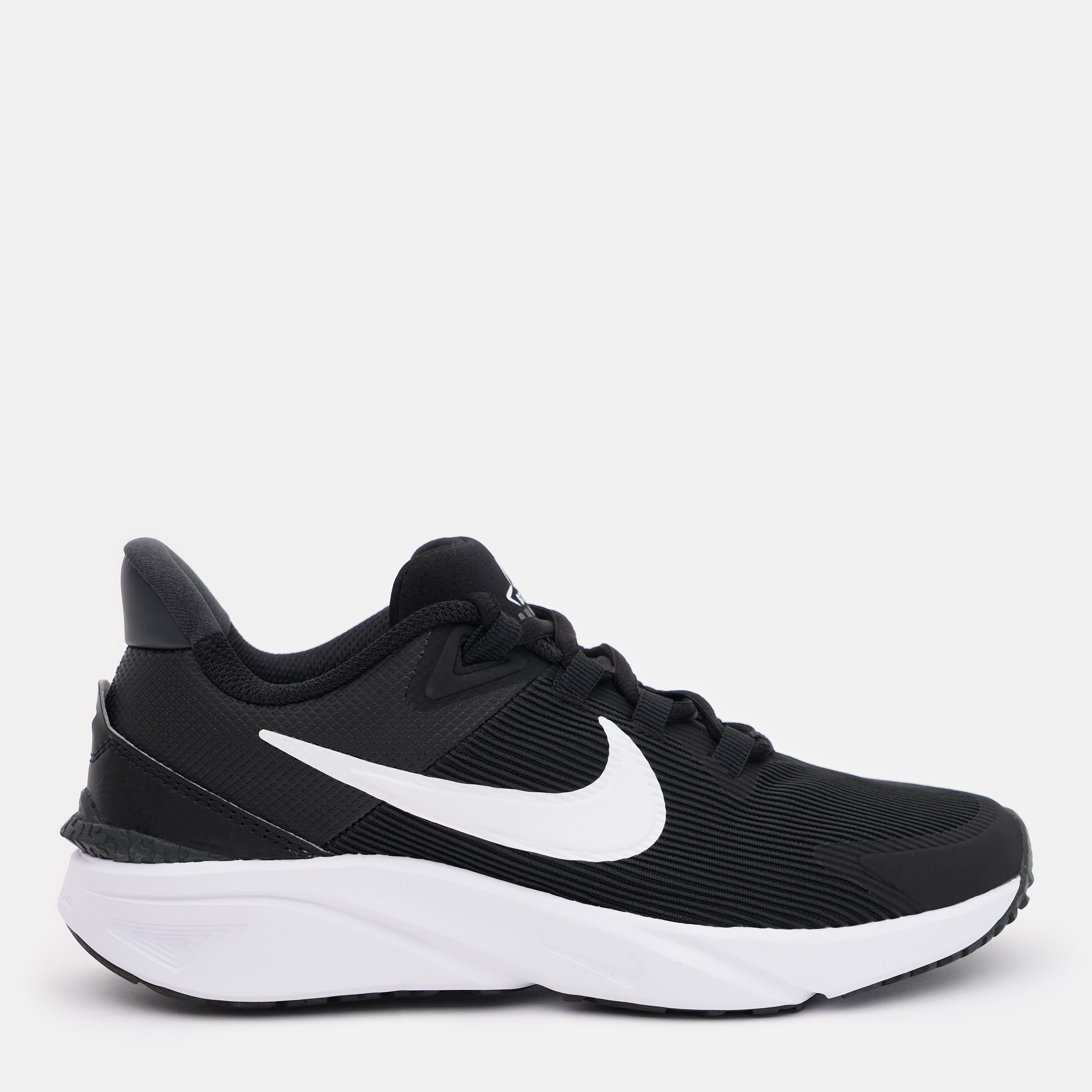 Акція на Підліткові кросівки для хлопчика Nike Star Runner 4 Nn (Gs) DX7615-001 36 Black/White-Anthracite від Rozetka