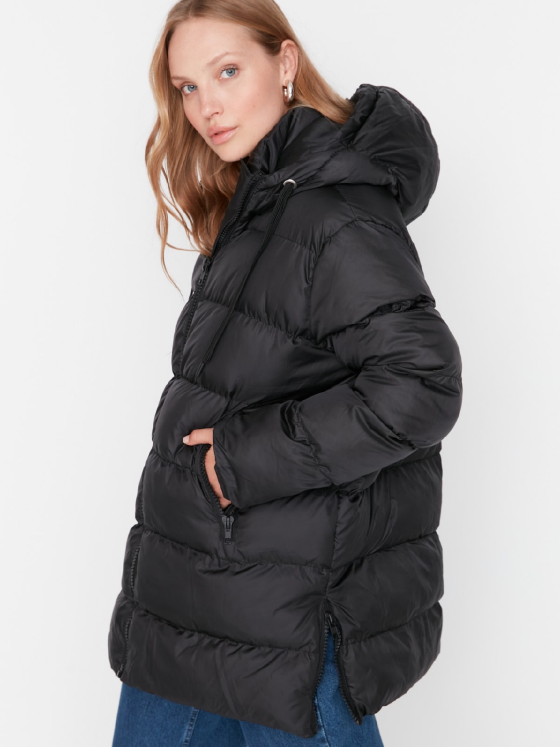 Акція на Куртка зимова жіноча Trendyol TWOAW22MO0114 M Black від Rozetka