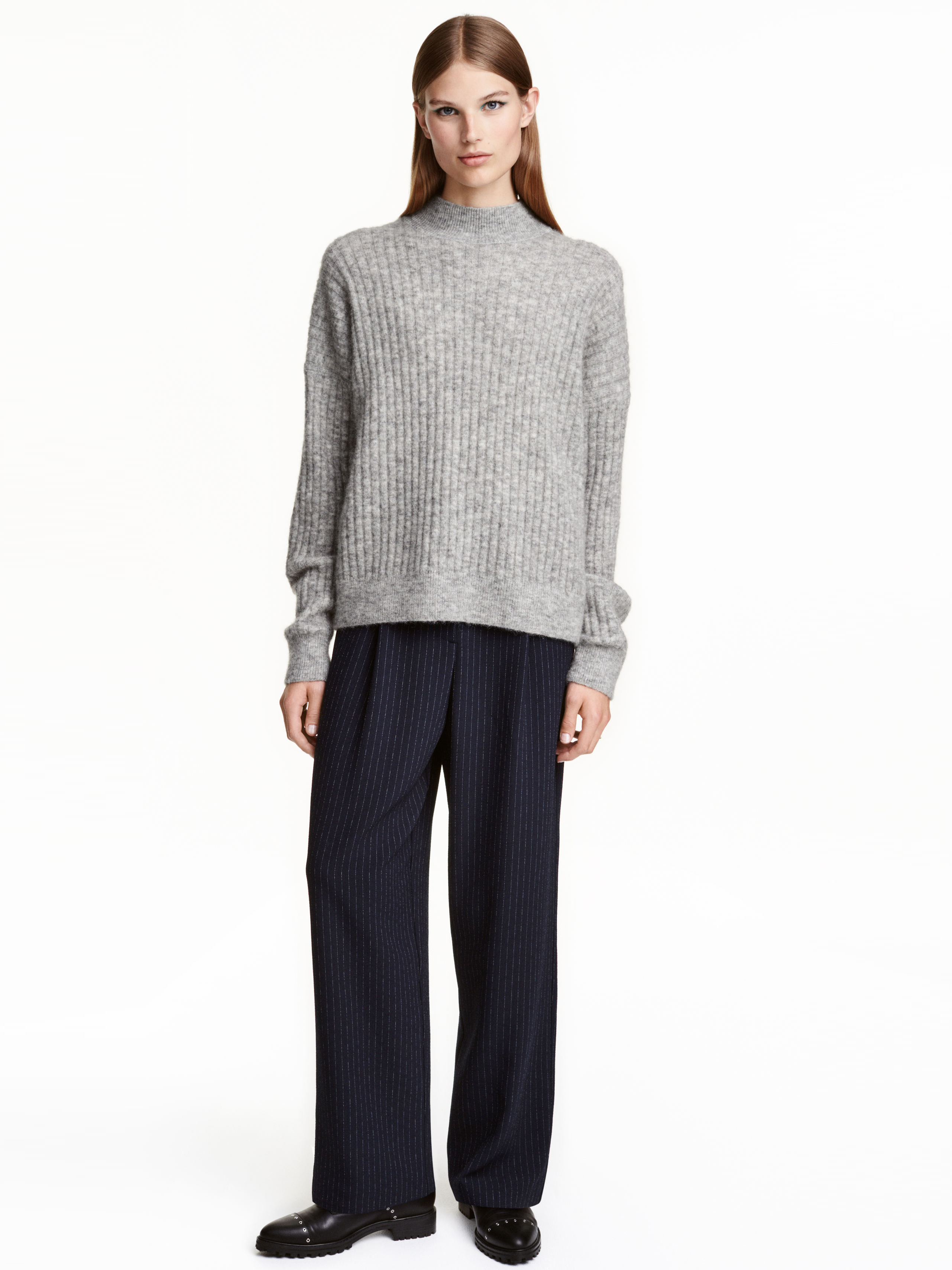 

Брюки H&M 4481454 34 Темно-синие