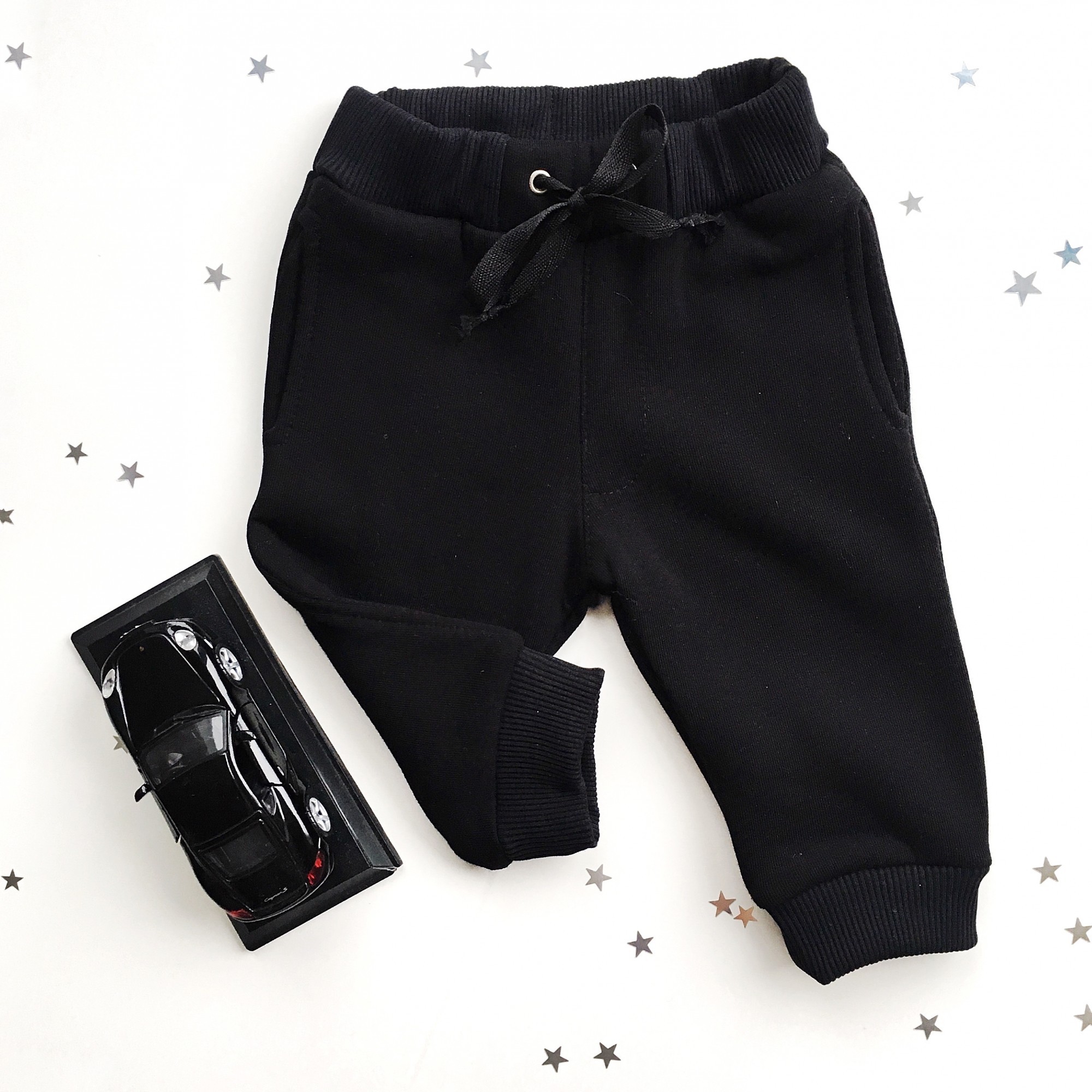 

Спортивні утеплені штани Ріпка Чорного кольору 86 см