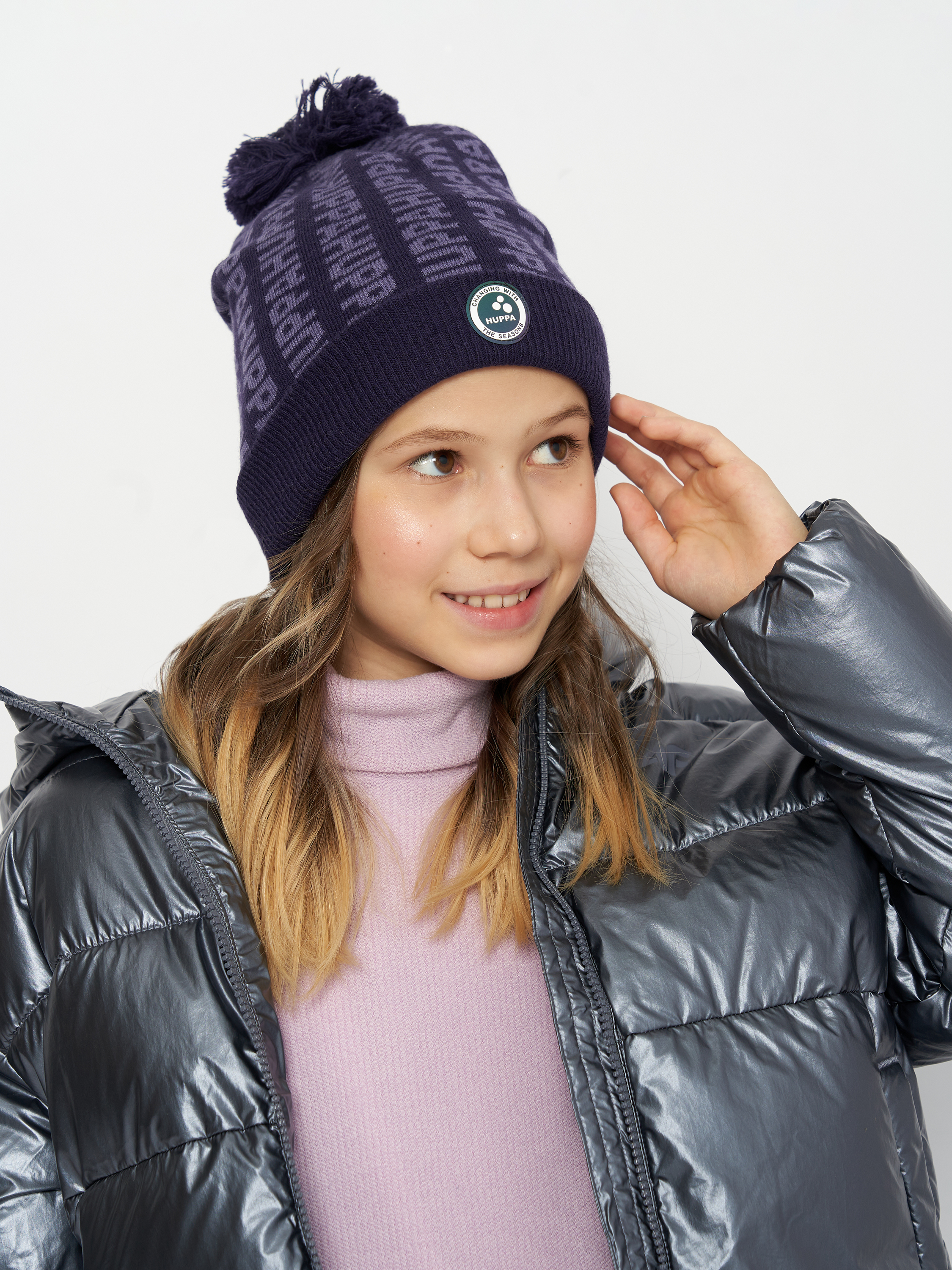 Акція на Дитяча зимова шапка з помпоном для дівчинки Huppa Huppa 94290000-70073 49-51 см Темно-фіолетова від Rozetka