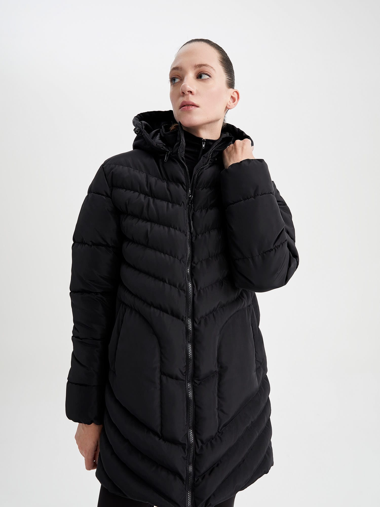 Акція на Куртка зимова жіноча DeFacto Z4781AZ-BK81 M Black від Rozetka