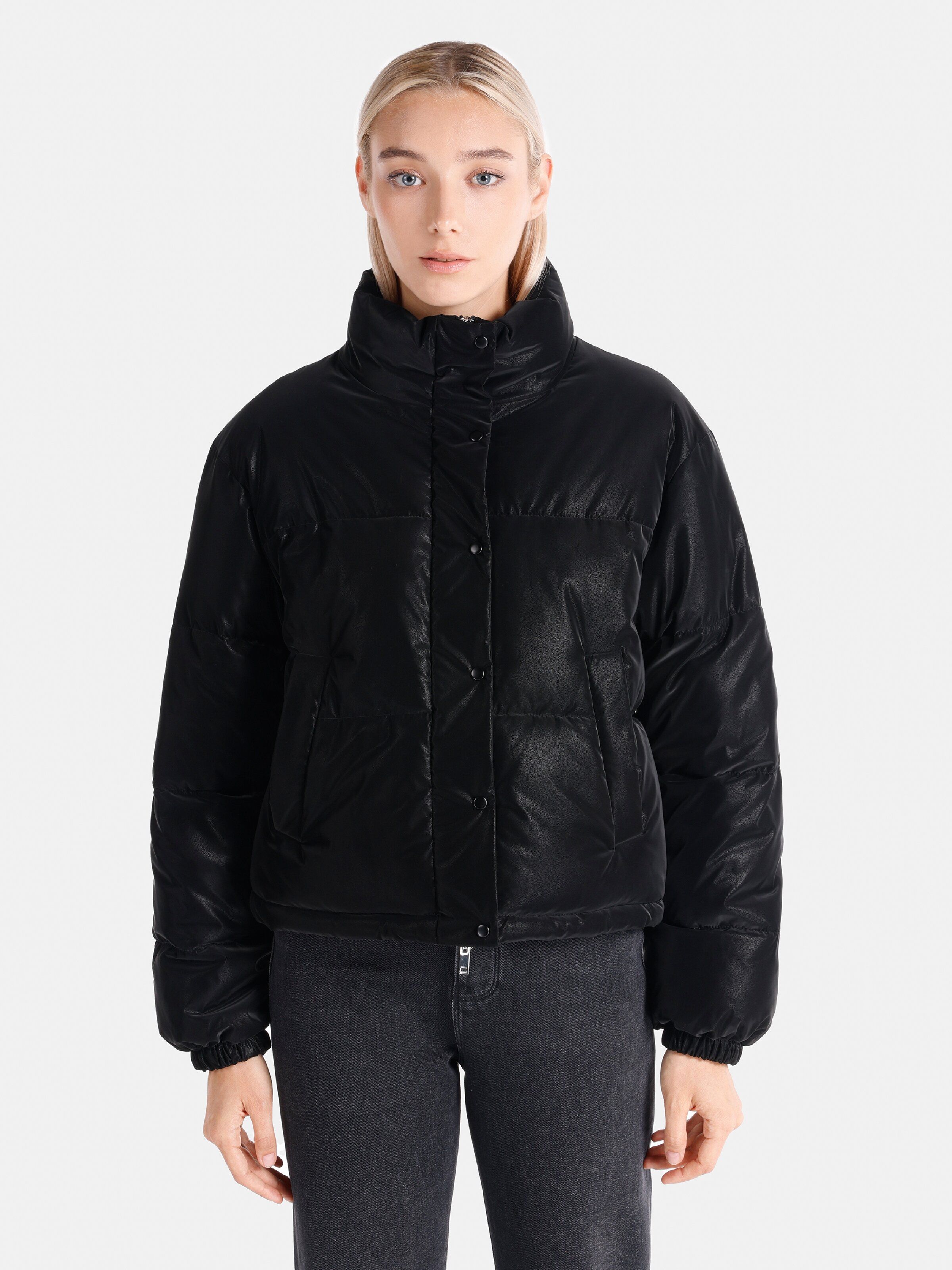 Акція на Куртка демісезонна коротка жіноча Colin's CL1065777BLK XS Black від Rozetka