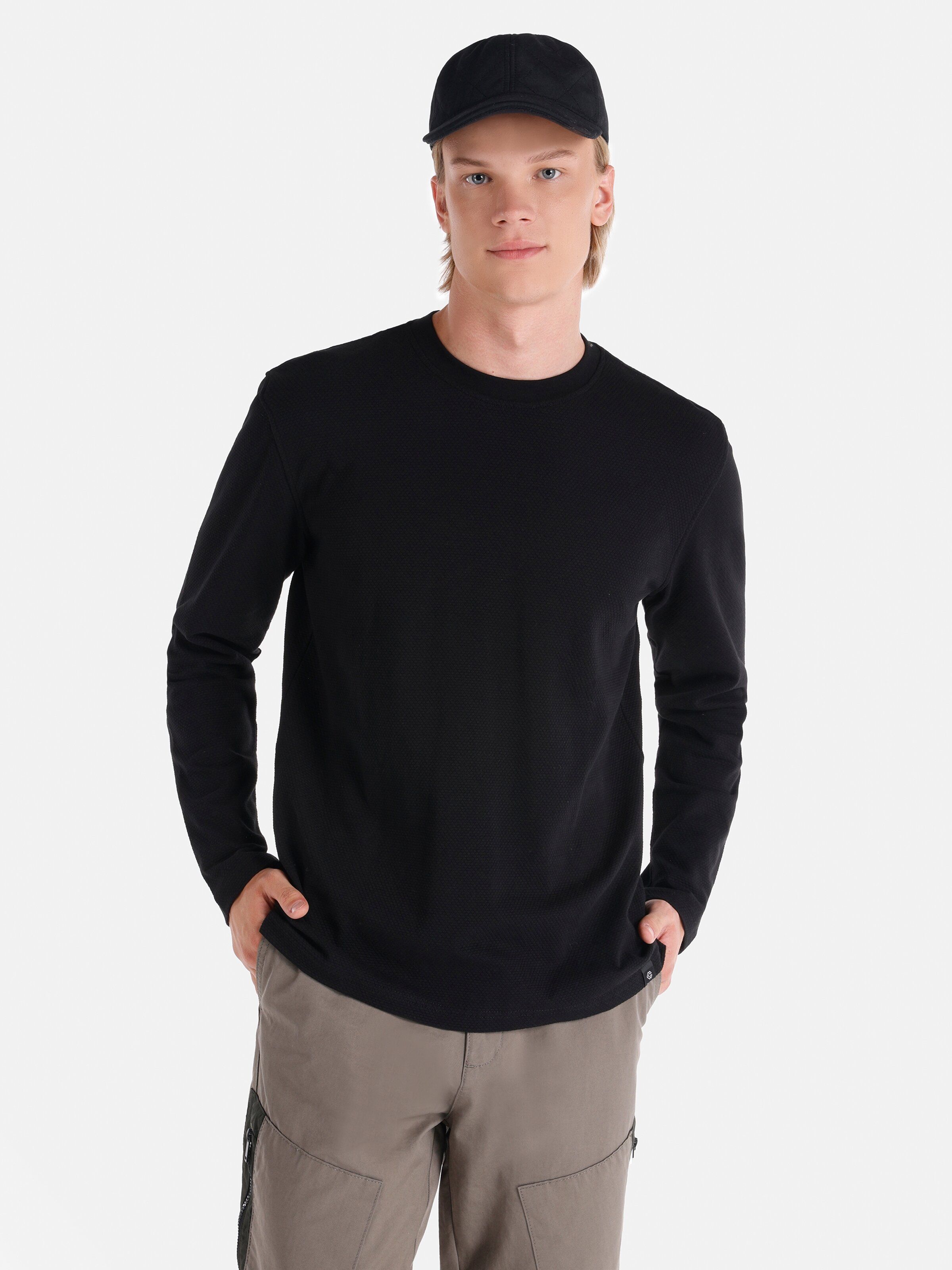 Лонгслів чоловічий Colin's CL1064899BLK S Black від Rozetka на платформі USKIDKA Акція на Лонгслів чоловічий Colin's CL1064899BLK S Black від Rozetka