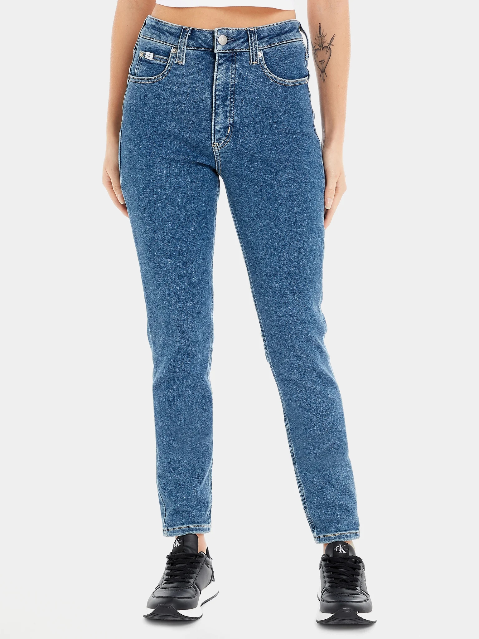 Акція на Джинси жіночі Calvin Klein Jeans J20J221585-1A4 W29L32 Блакитні від Rozetka