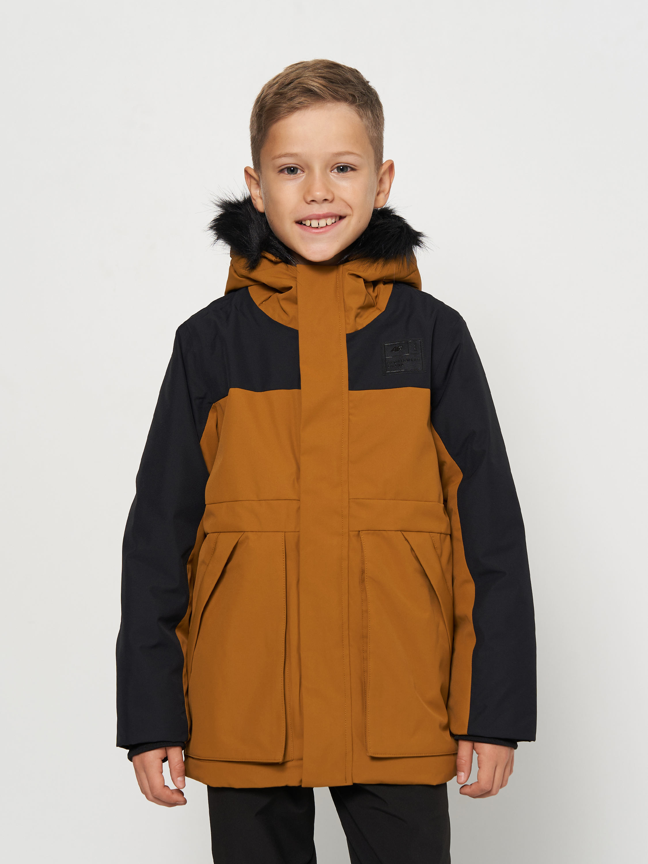 Акція на Підліткова зимова стьобана куртка для хлопчика 4F 4FJAW23TJACM109-82S 140 см від Rozetka