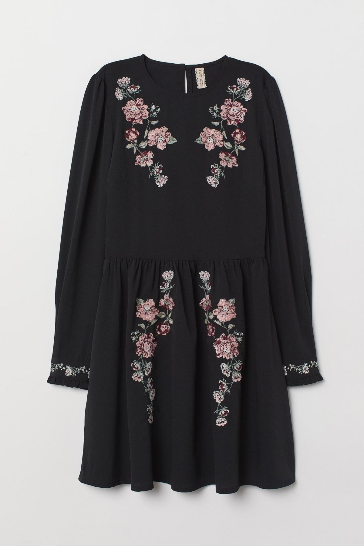 

Платье с вышивкой H&M 44 Черное