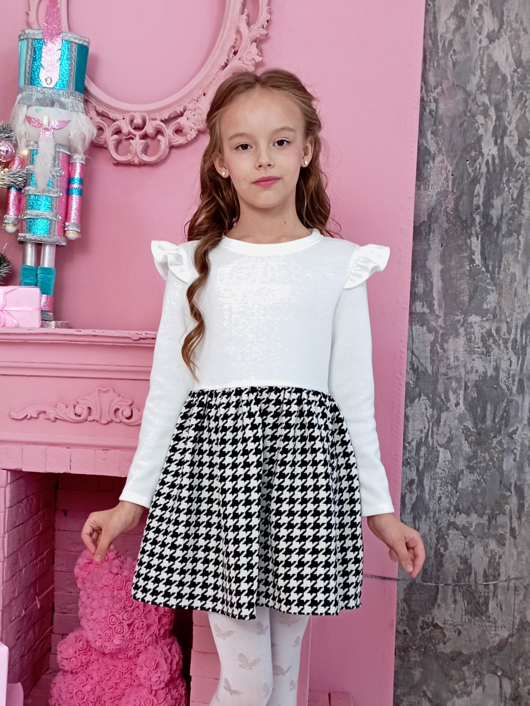 Акція на Дитяча сукня для дівчинки Ласточка 23_1018 122 см Біла з чорним від Rozetka