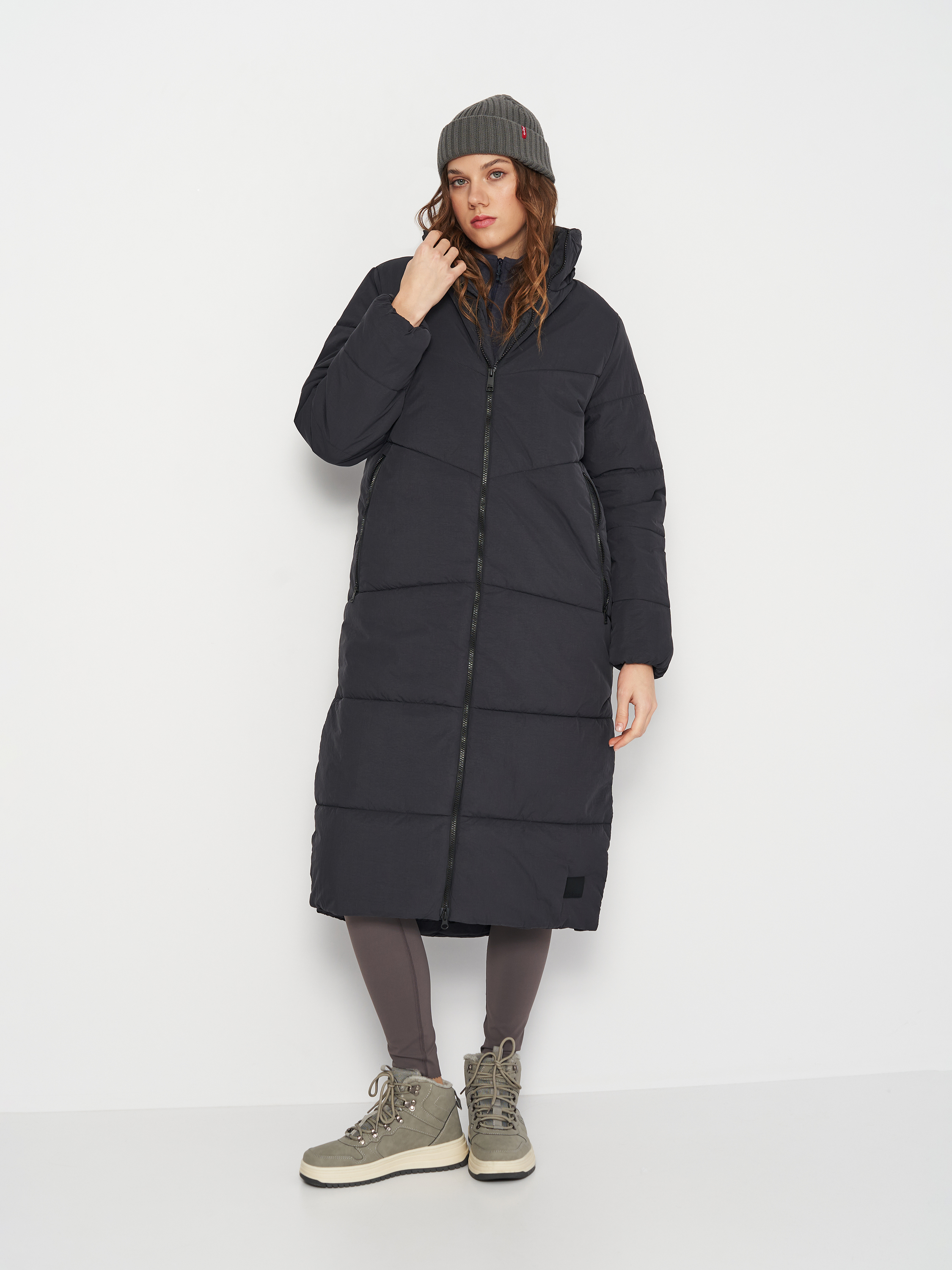 Акція на Куртка зимова довга жіноча Jack Wolfskin Karolinger Long Coat W 1207481_6350 M Темно-сіра від Rozetka