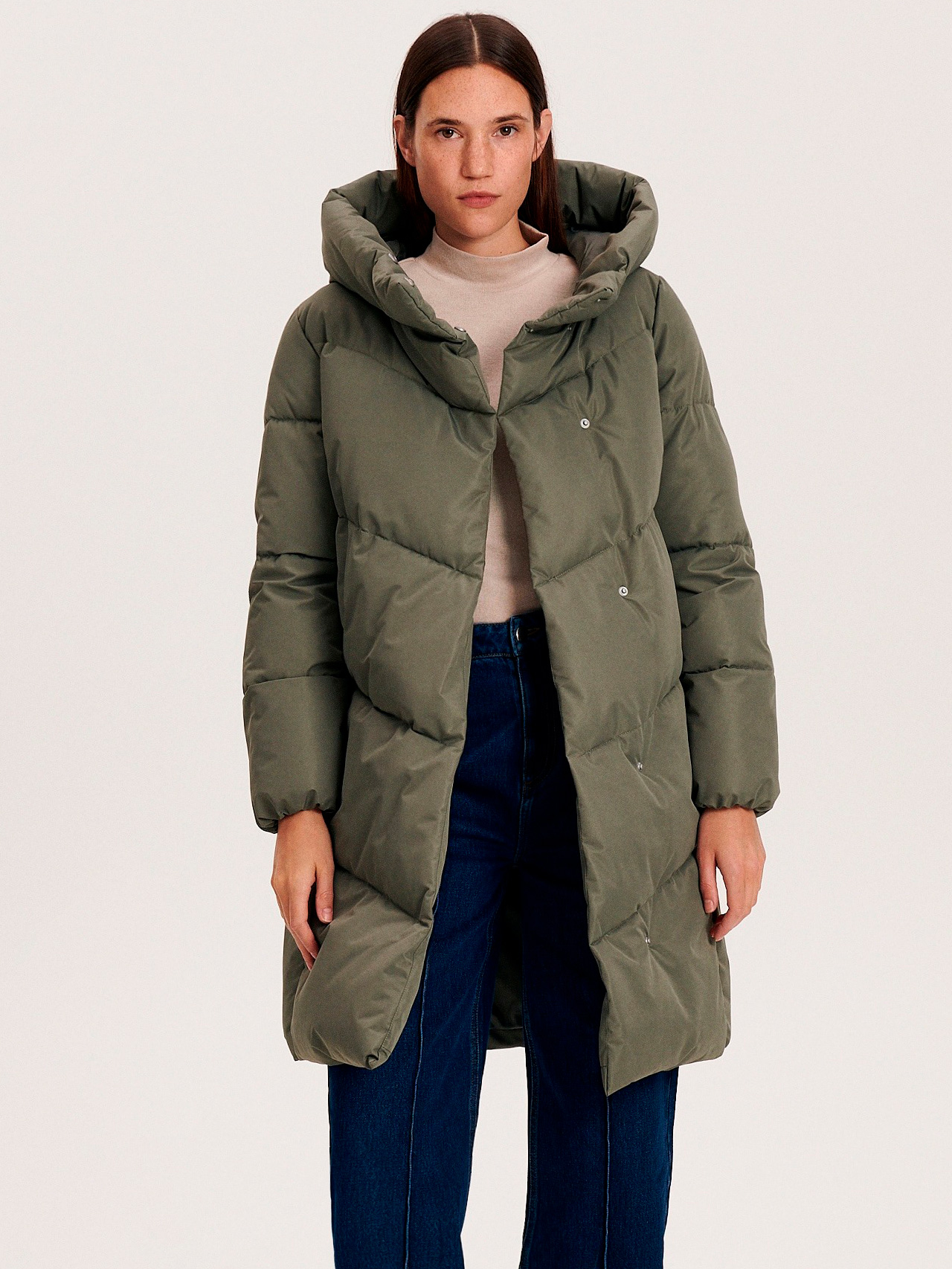 Акція на Пальто-куртка довге демісезонне з капюшоном жіноче Reserved 1555N-97X 46 Зелене від Rozetka