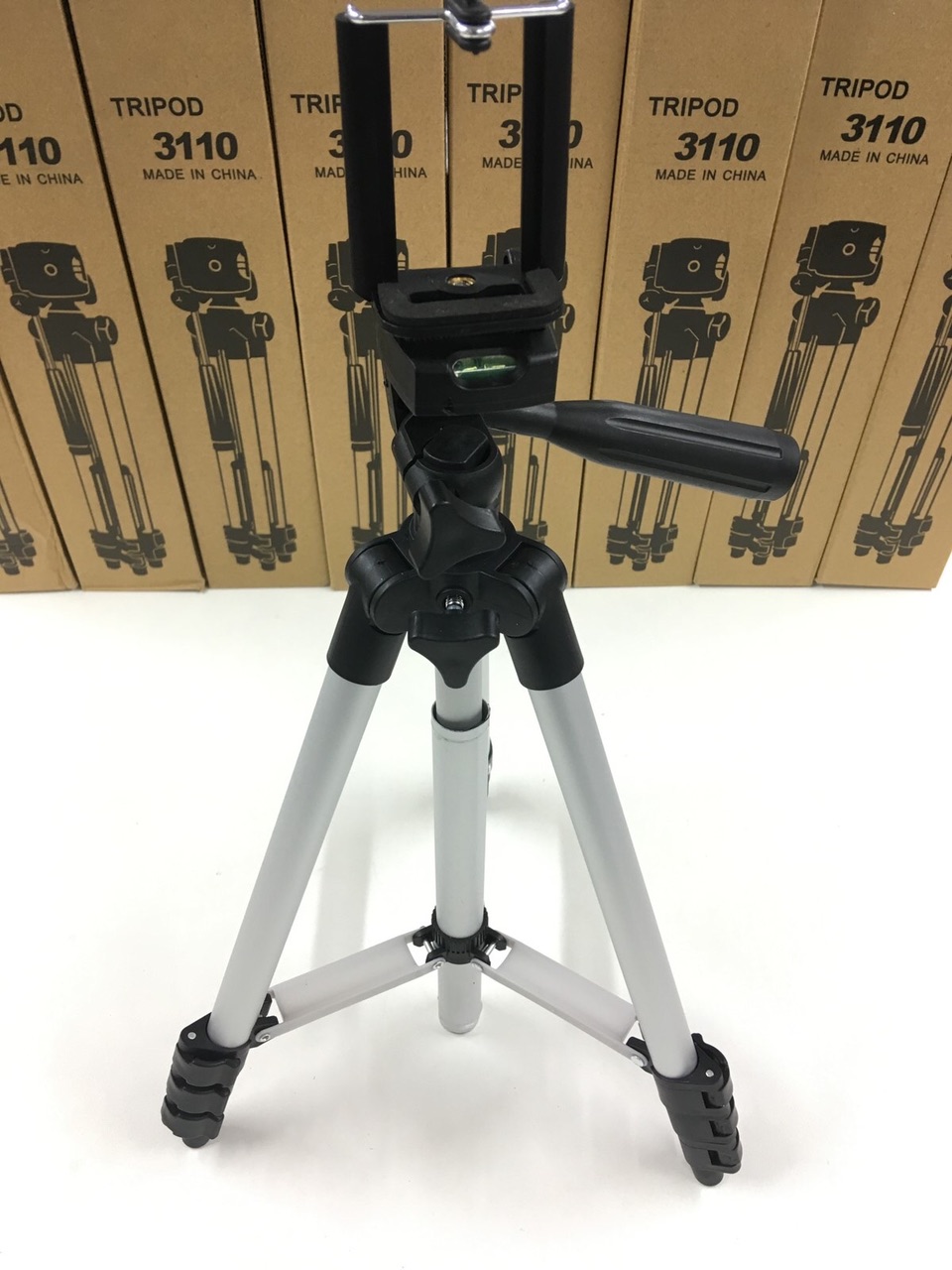 Штатив Tripod для смартфона, экшн-камеры, фотоаппарата 108см  Серебристо-чёрный (3110) – фото, отзывы, характеристики в интернет-магазине  ROZETKA от продавца: SSShop | Купить в Украине: Киеве, Харькове, Днепре,  Одессе, Запорожье, Львове