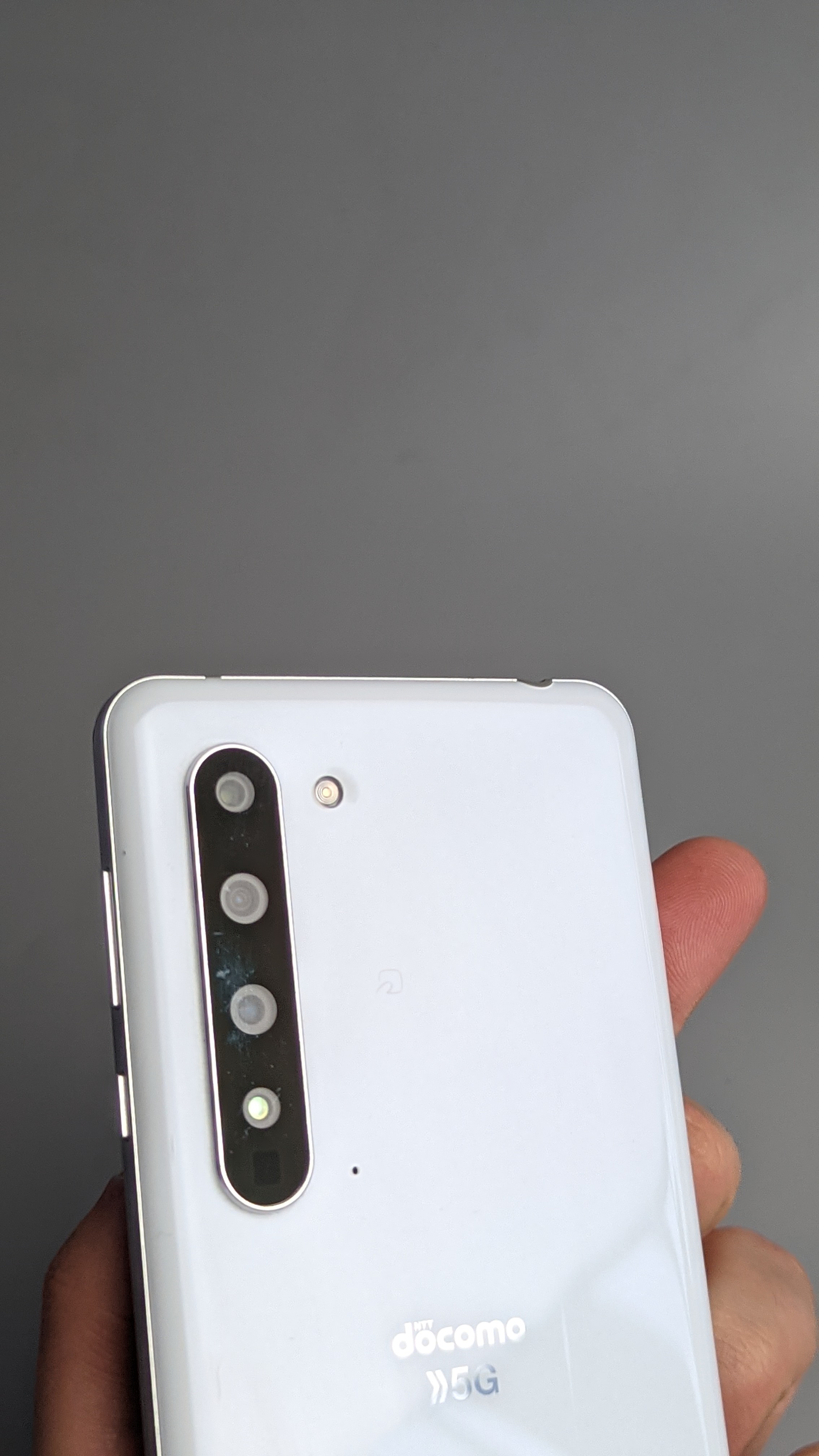 Мобільний телефон Sharp Aquos R5G 12/256GB Aurora White (SH-51A ...