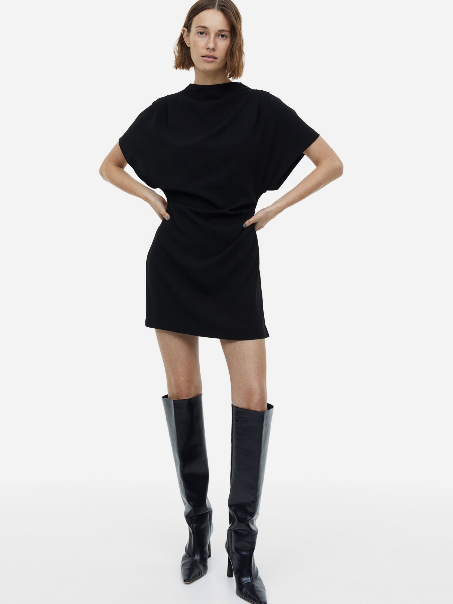 Акция на Сукня-футболка міні літня жіноча H&M A1910-1142089 XS Чорна от Rozetka