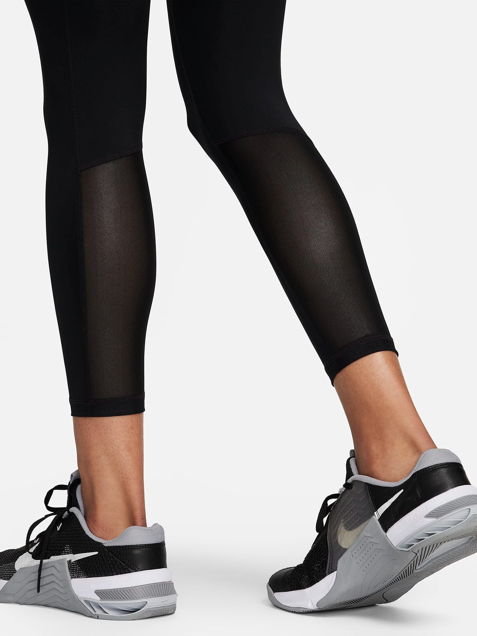 Спортивные леггинсы женские Nike 365 7/8 Tights DV9026-011 M Black/White  (196153776920) – в интернет-магазине ROZETKA | Купить в Украине: Киеве,  Харькове, Днепре, Одессе, Запорожье, Львове