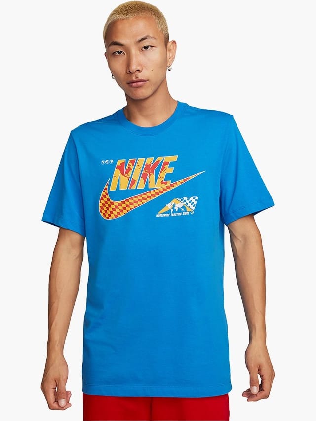 Акція на Футболка довга чоловіча Nike U Nsw Tee Sole Rally Ftra FQ3758-435 S Синя від Rozetka