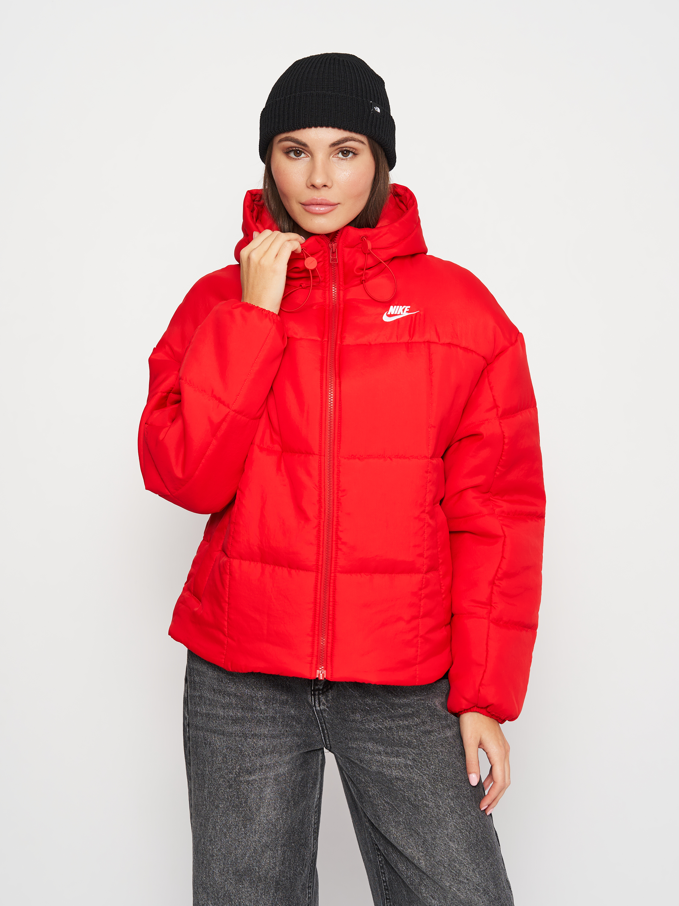 Акція на Куртка зимова жіноча Nike Thermo Classic Puffer FB7672-677 S Червона від Rozetka