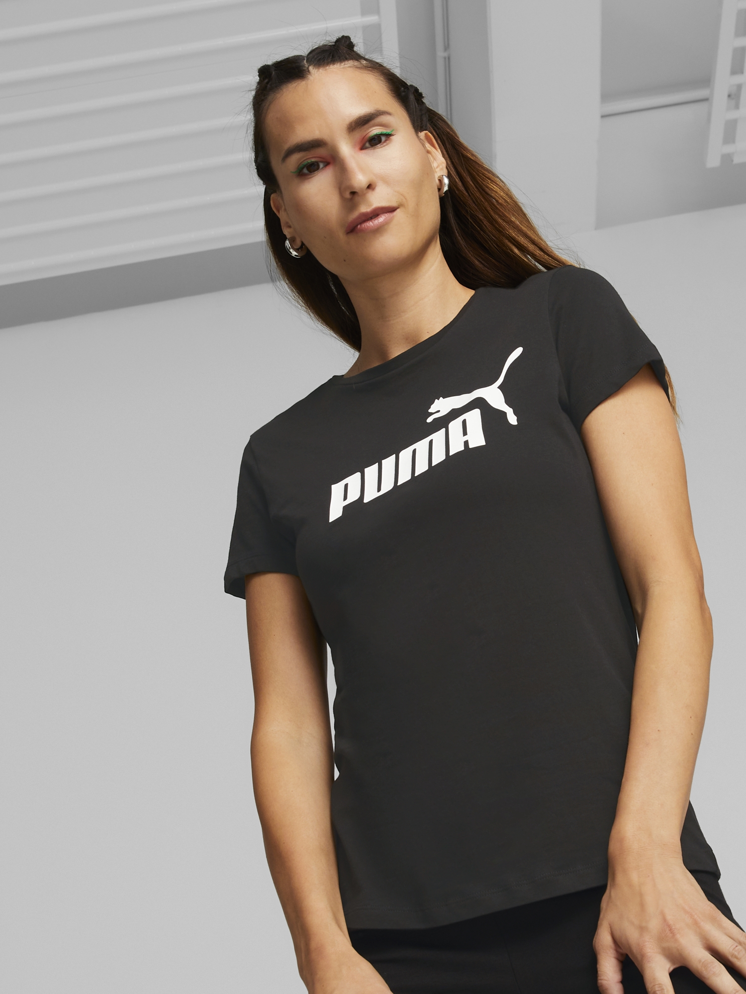 Акція на Футболка бавовняна жіноча Puma Ess Logo Tee 58677401 L Black від Rozetka