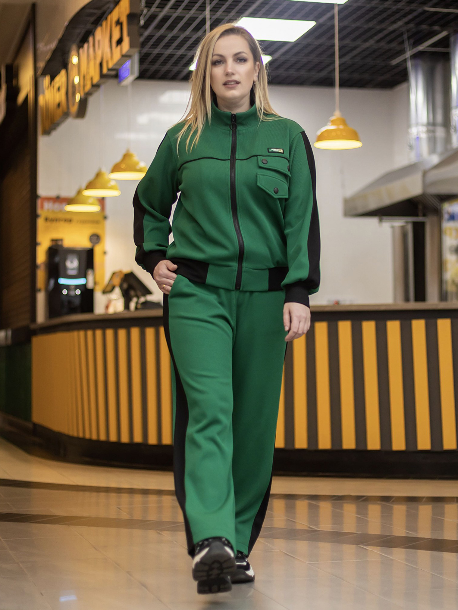 Акція на Спортивний костюм жіночий VLAVI Марго 139902 48 Зелений від Rozetka