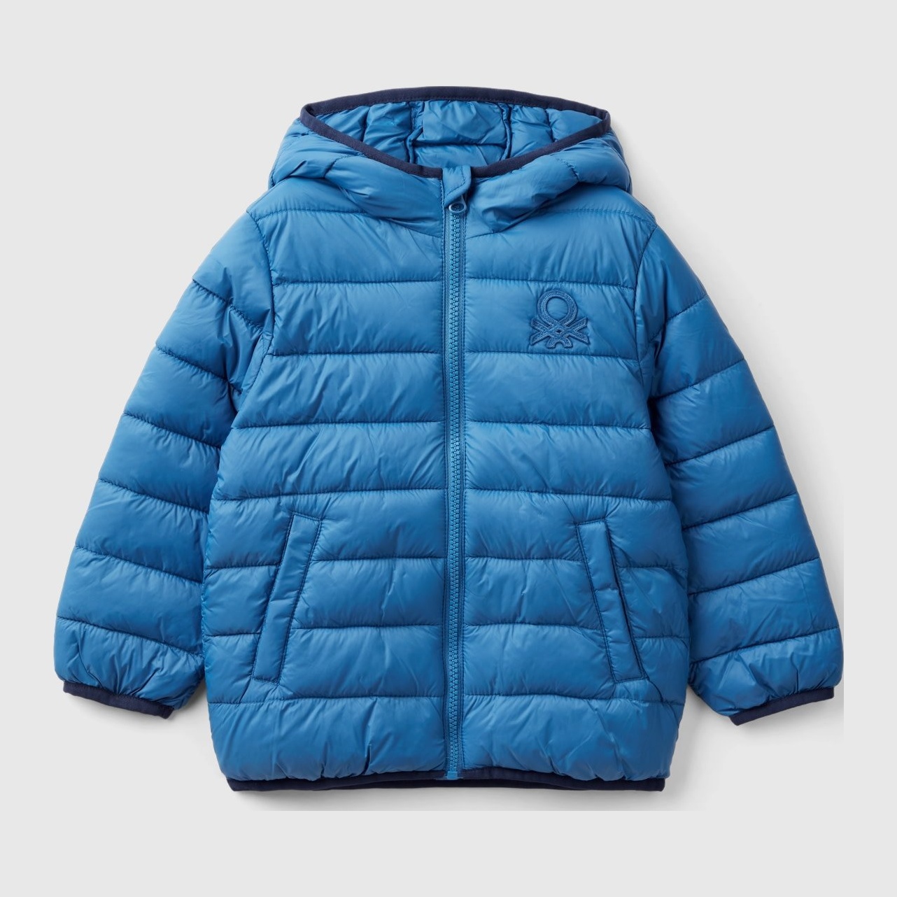 Акція на Дитяча демісезонна куртка для хлопчика United Colors of Benetton 2TWDGN016.P-3M6 98 см Синя від Rozetka