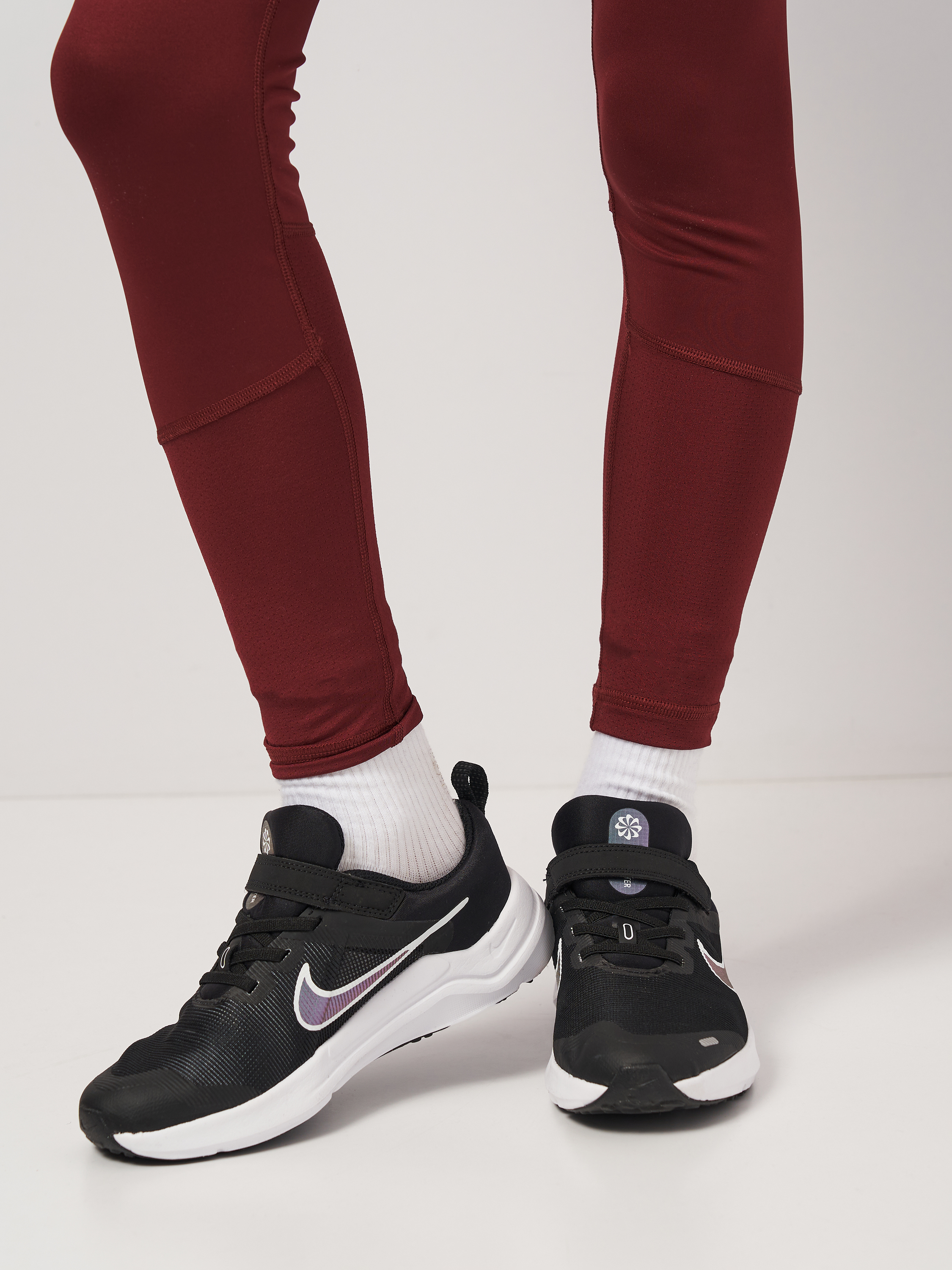 Акція на Дитячі кросівки для дівчинки Nike Downshifter 12 Nn (Psv) DM4193-003 32 (1Y) Black/White-Dk Smoke Grey від Rozetka