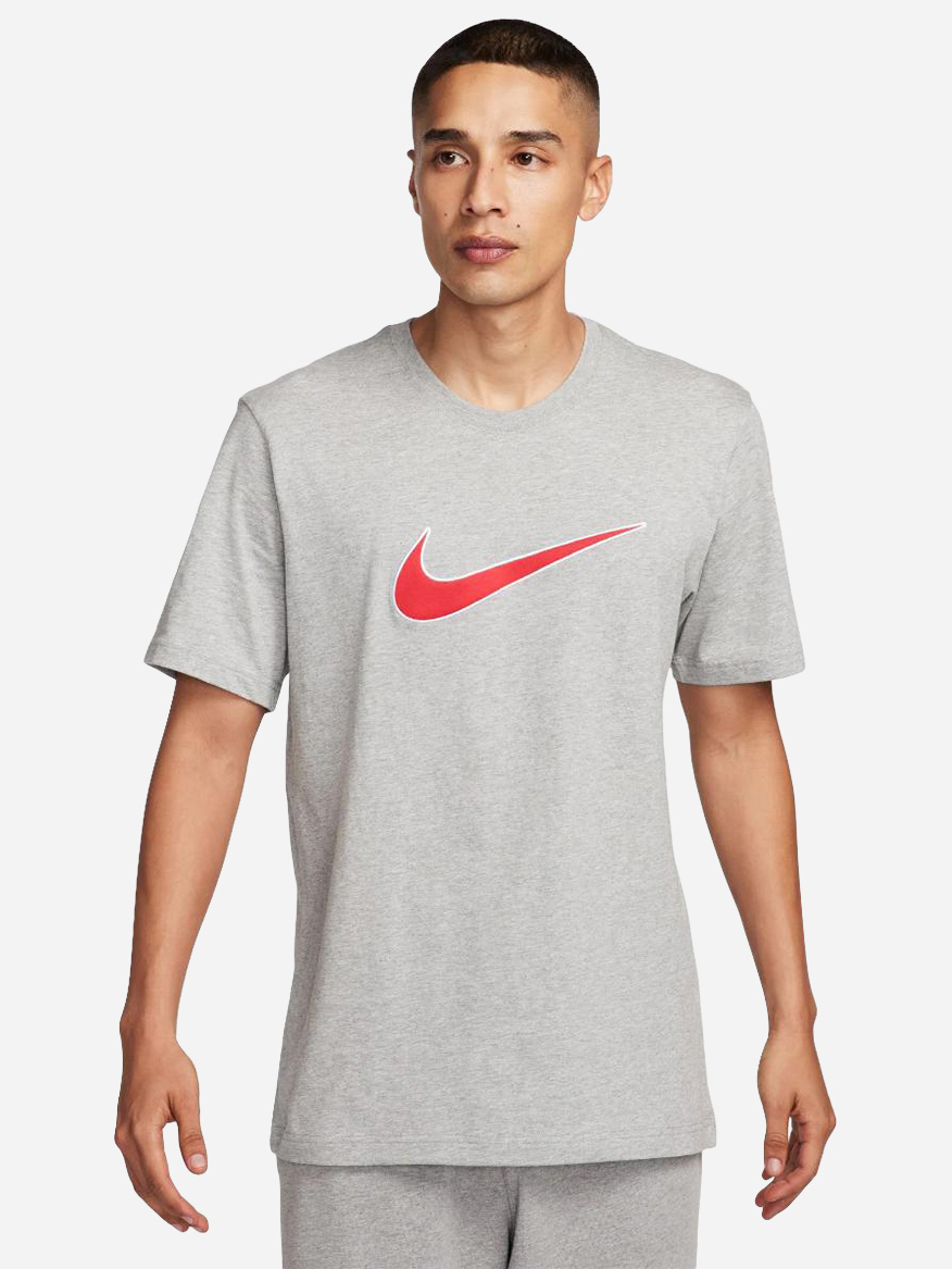 Акція на Футболка бавовняна довга чоловіча Nike M Nsw Sp Ss Top FN0248-064 L Сіра/Червона з принтом від Rozetka