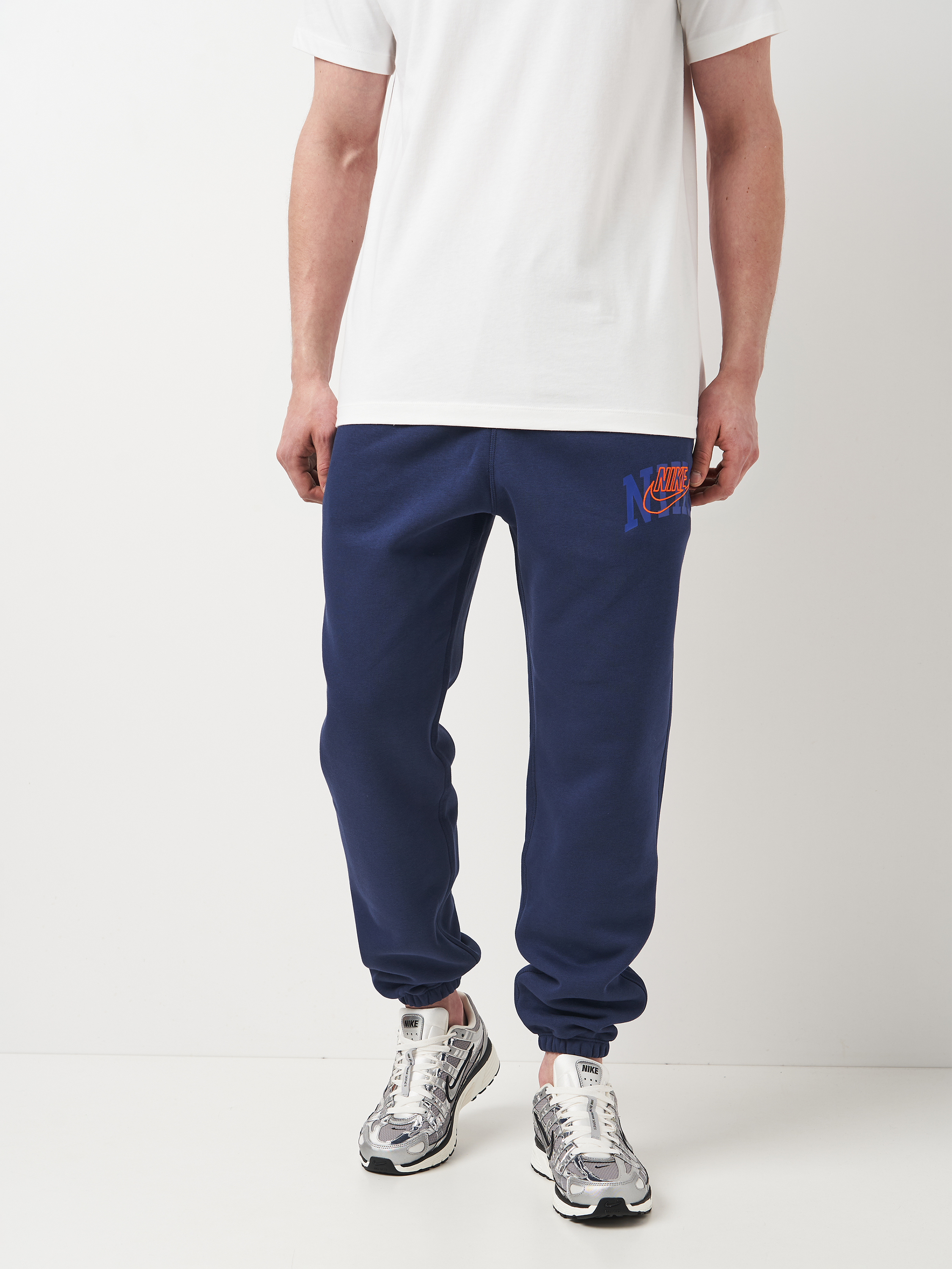 Акція на Спортивні штани чоловічі Nike M Nk Club Bb Cf Pant Arch Gx FV4453-410 XL Темно-сині від Rozetka