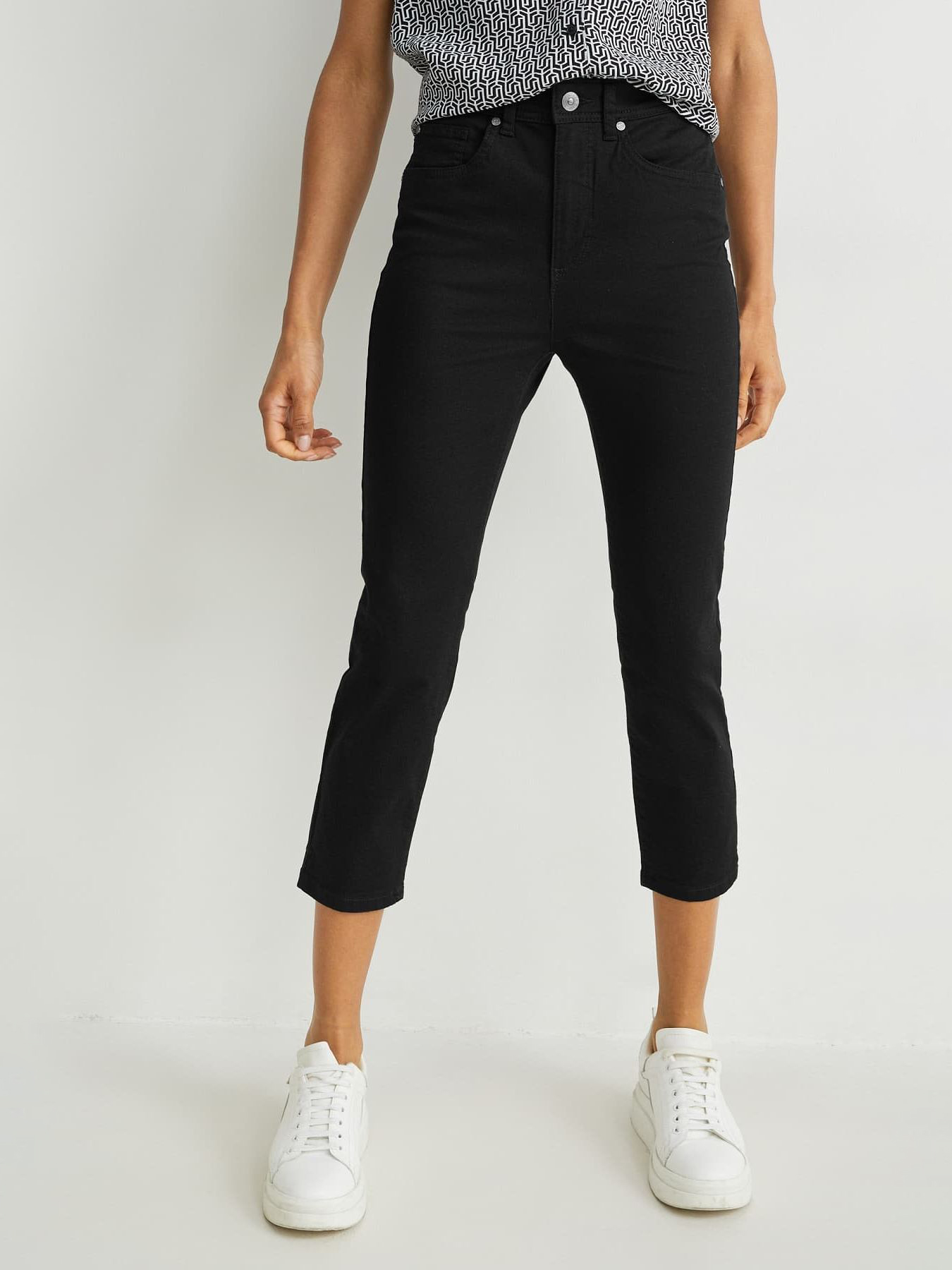 Акція на Капрі джинсові Skinny жіночі C&A GD-00068952 36 Чорні від Rozetka