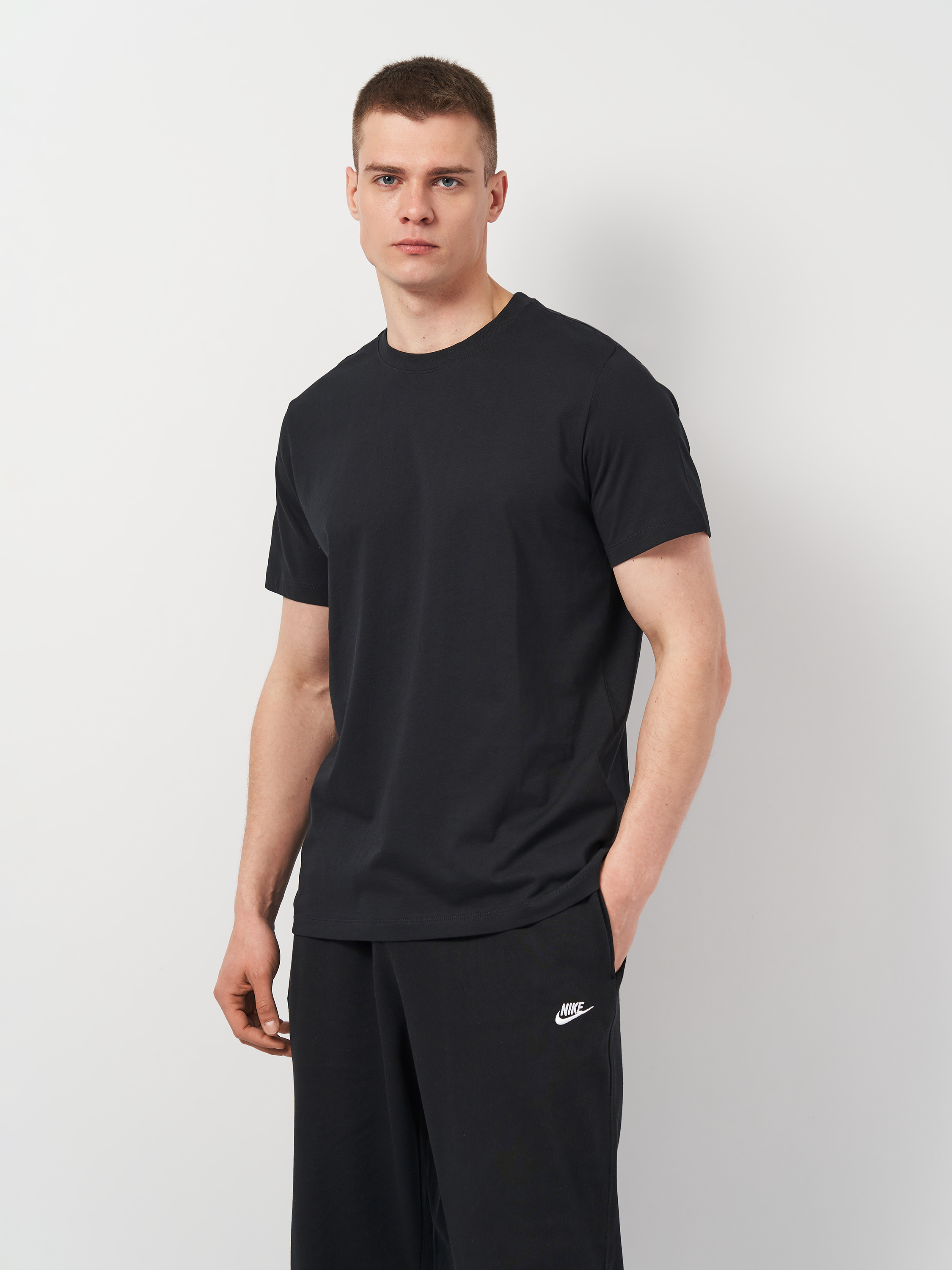 Акція на Футболка довга чоловіча Nike Nike Nsw Ss Crew Nby CZ6366-010 S Чорна від Rozetka