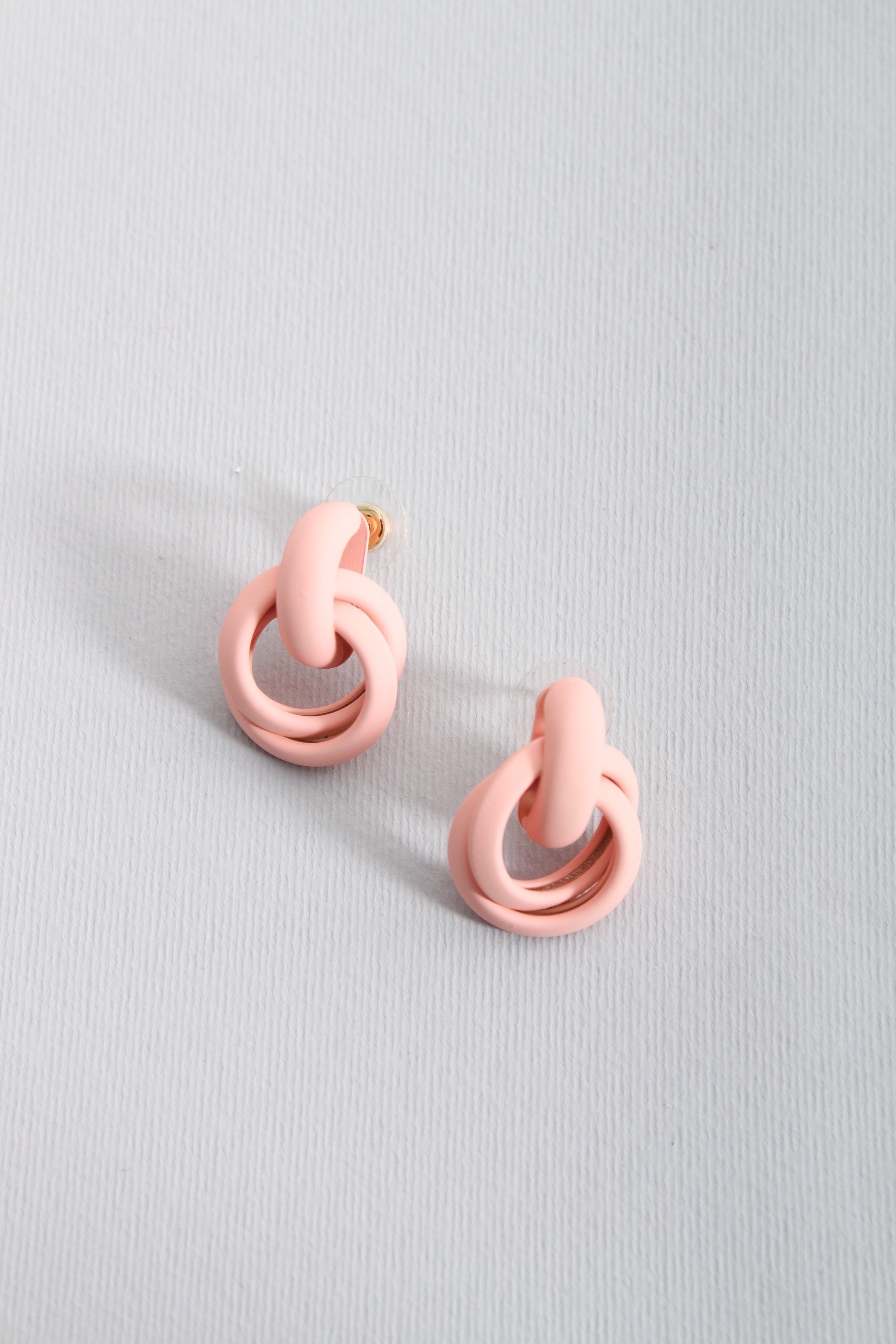 

Пусеты FAMO Серьги Эльби пудровые Длина 2.6(см)/ Ширина 2(см) (X164-244)