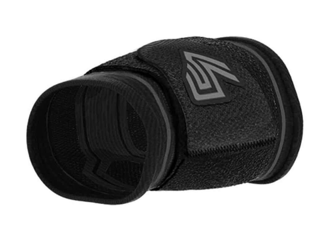 

Бандаж компрессионный запястья SHOCK DOCTOR Compression Knit XL чёрный (4750)
