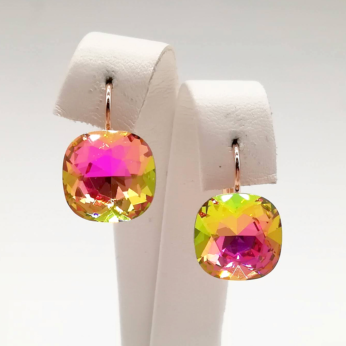 

Серьги SONATA из медицинского золота, кристаллы Swarovski розово-оливкового цвета, позолота PO, 24749
