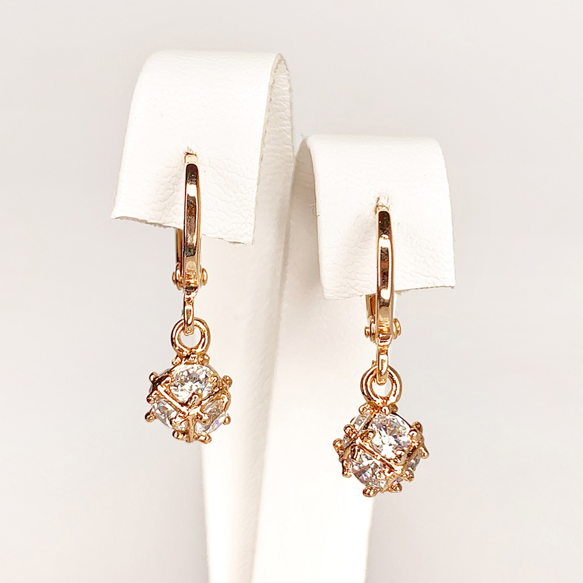 

Серьги Xuping из медицинского золота, белые фианиты, позолота PO, 24891