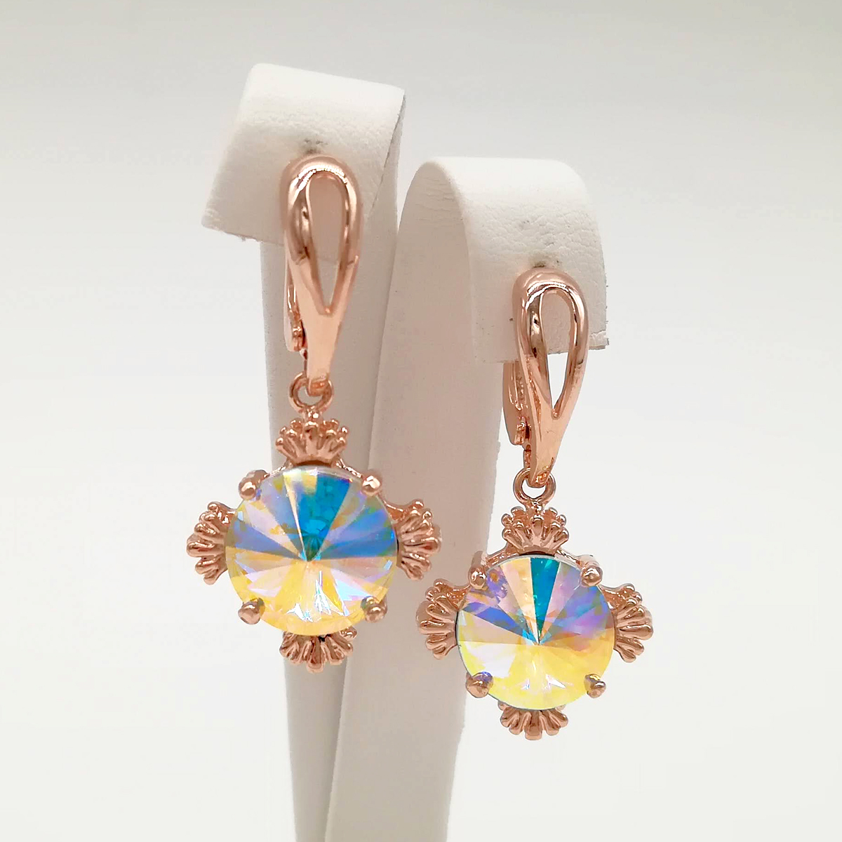 

Серьги SONATA из медицинского золота, кристаллы Swarovski цвета "Хамелеон", позолота PO, 24786