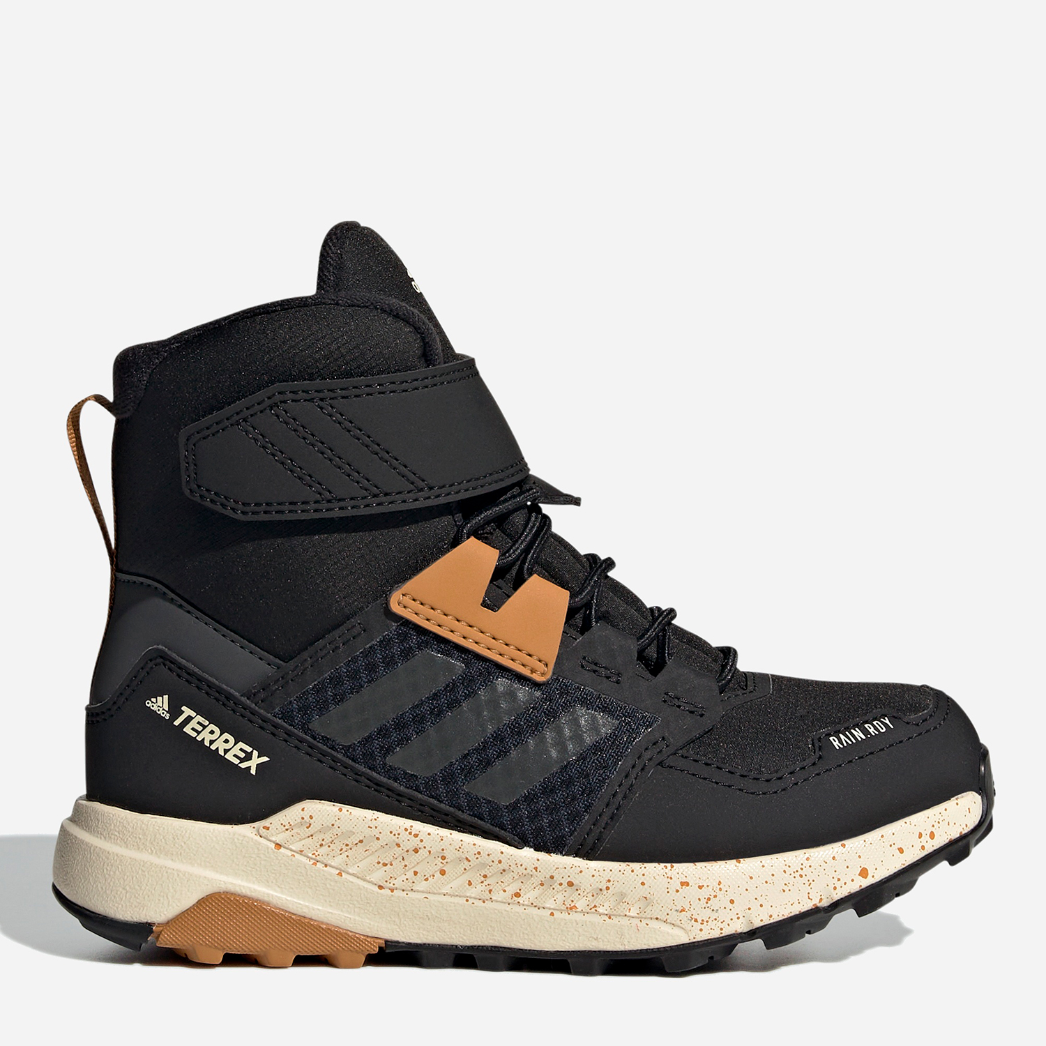 Акція на Дитячі зимові черевики для хлопчика Adidas Terrex Trailmaker High C.Rdy K FZ2611 28.5 Чорні від Rozetka