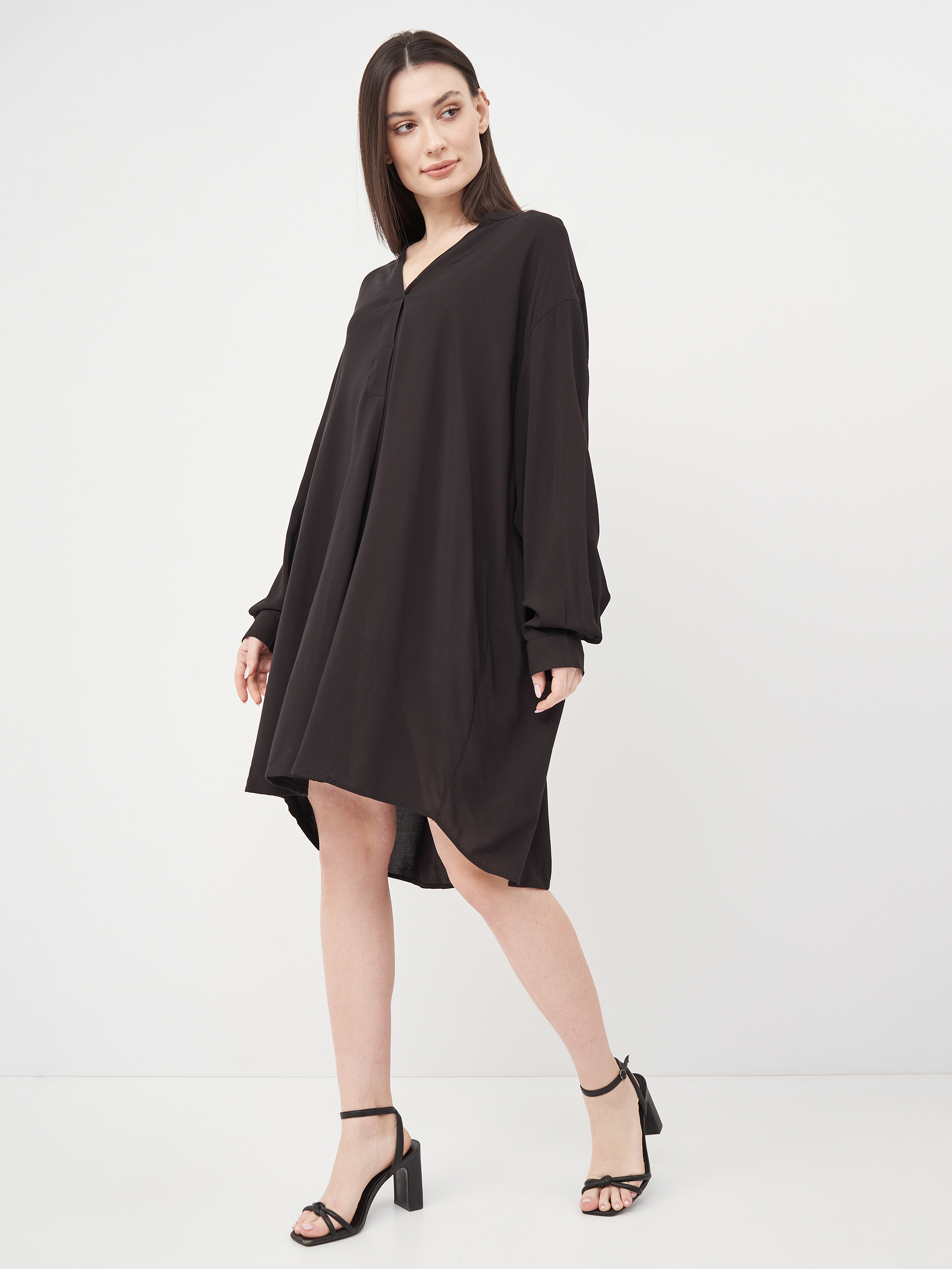 

Платье H&M KK6214747 44 Черное