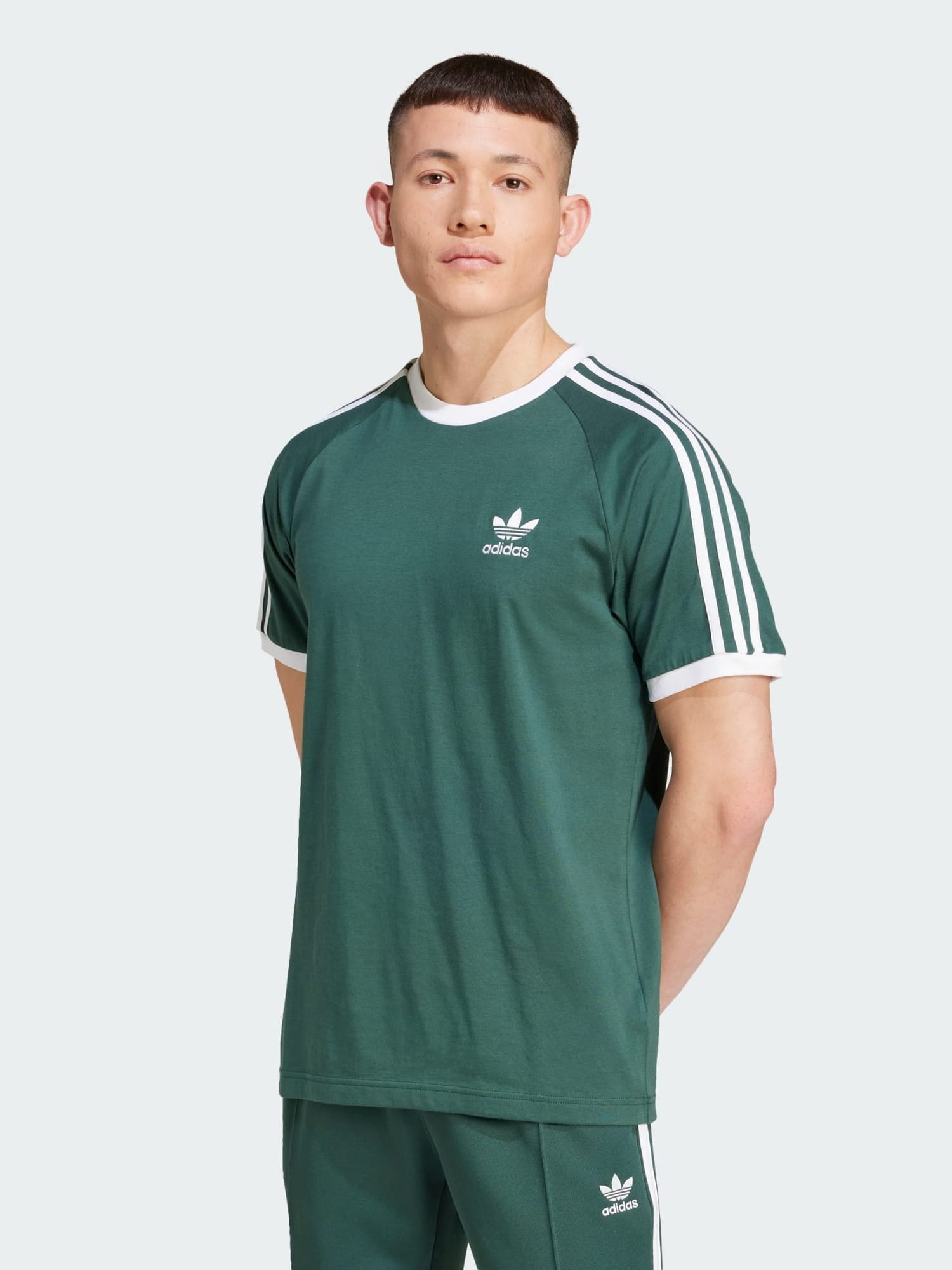 Акція на Футболка бавовняна чоловіча Adidas Originals 3-Stripes Tee IY8720 S Зелена від Rozetka