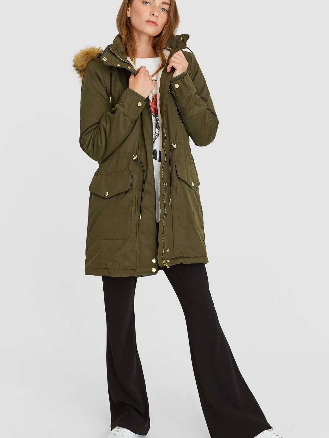 

Парка Stradivarius 5821/680/550 M Хаки