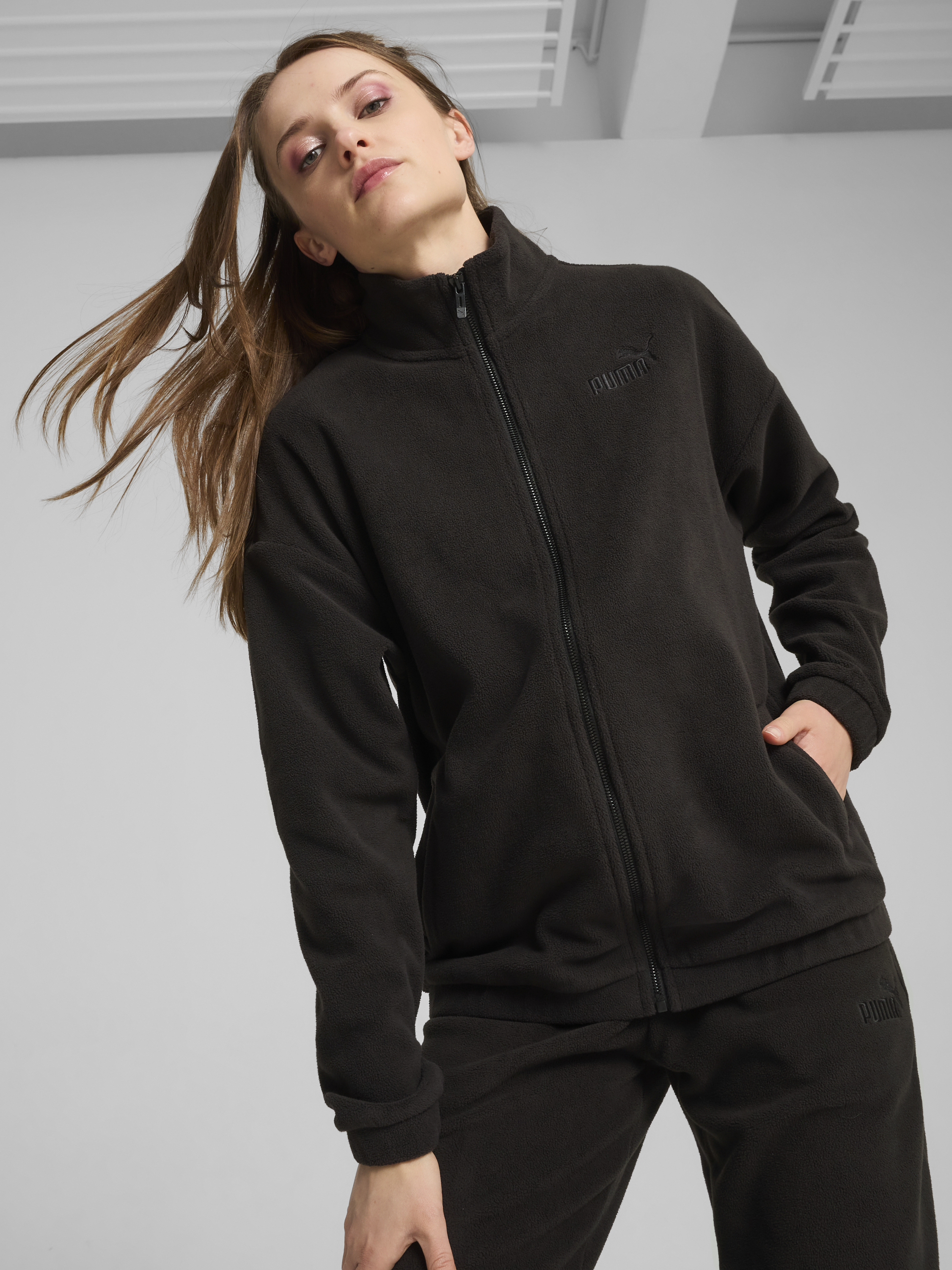 Акція на Толстовка на блискавці утеплена без капюшона жіноча Puma Ess Elevated Jacket 68153101 S Чорна від Rozetka