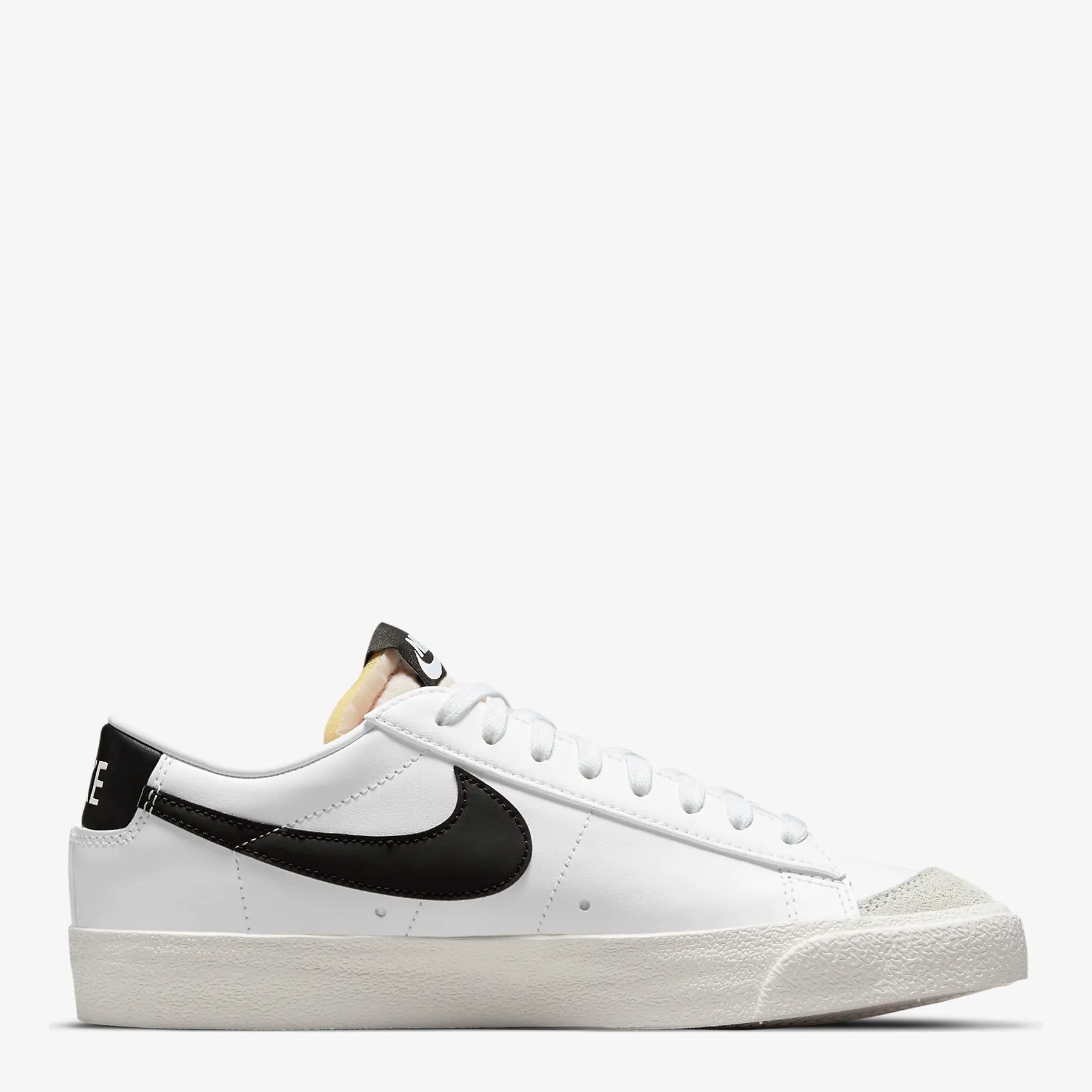 Акція на Жіночі кеди низькі Nike Blazer Low 77 DC4769-102 42 (10US) 27 см Білі від Rozetka