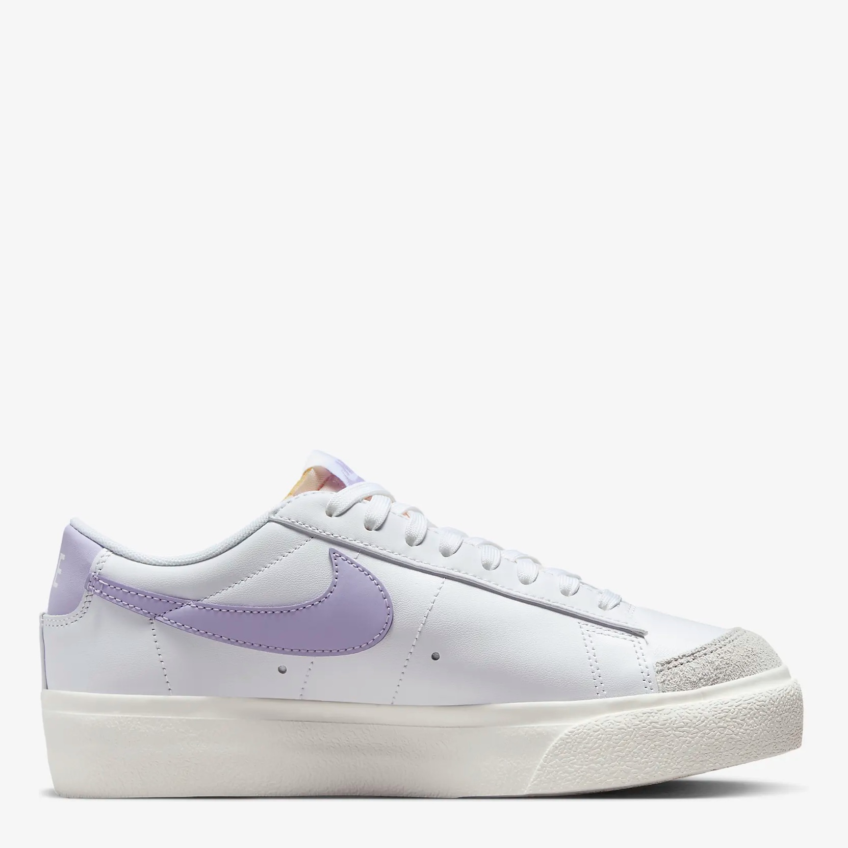 Акція на Жіночі кеди низькі Nike Blazer Low Platform DJ0292-114 40 (8.5US) 25.5 см Білі від Rozetka