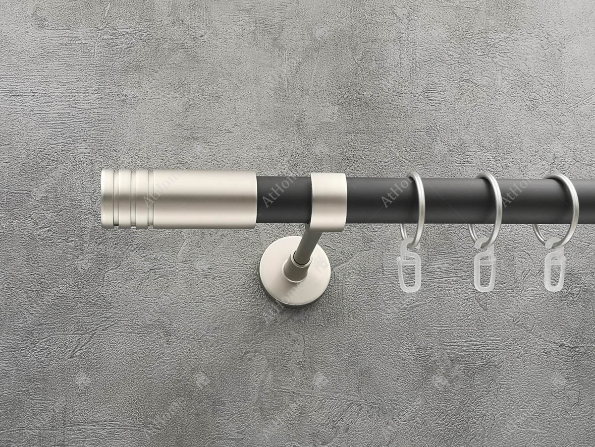 

Карниз Quadrum Модуло 200 см одинарный модерн Сатин/черный матовый 25 мм гладкая (кольца с крючками)