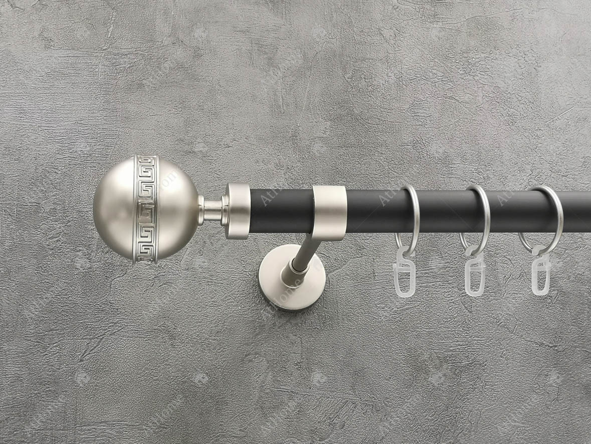 

Карниз Quadrum Таврика 240 см одинарный модерн Сатин/черный матовый 25 мм гладкая (кольца с крючками)