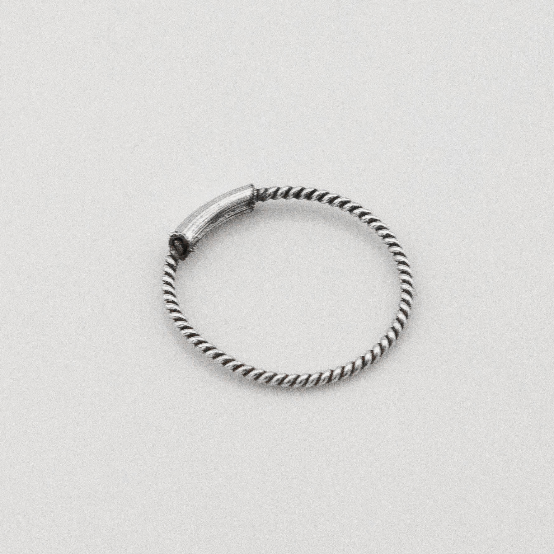 

Серебряное колечко в нос k22046 Диамант