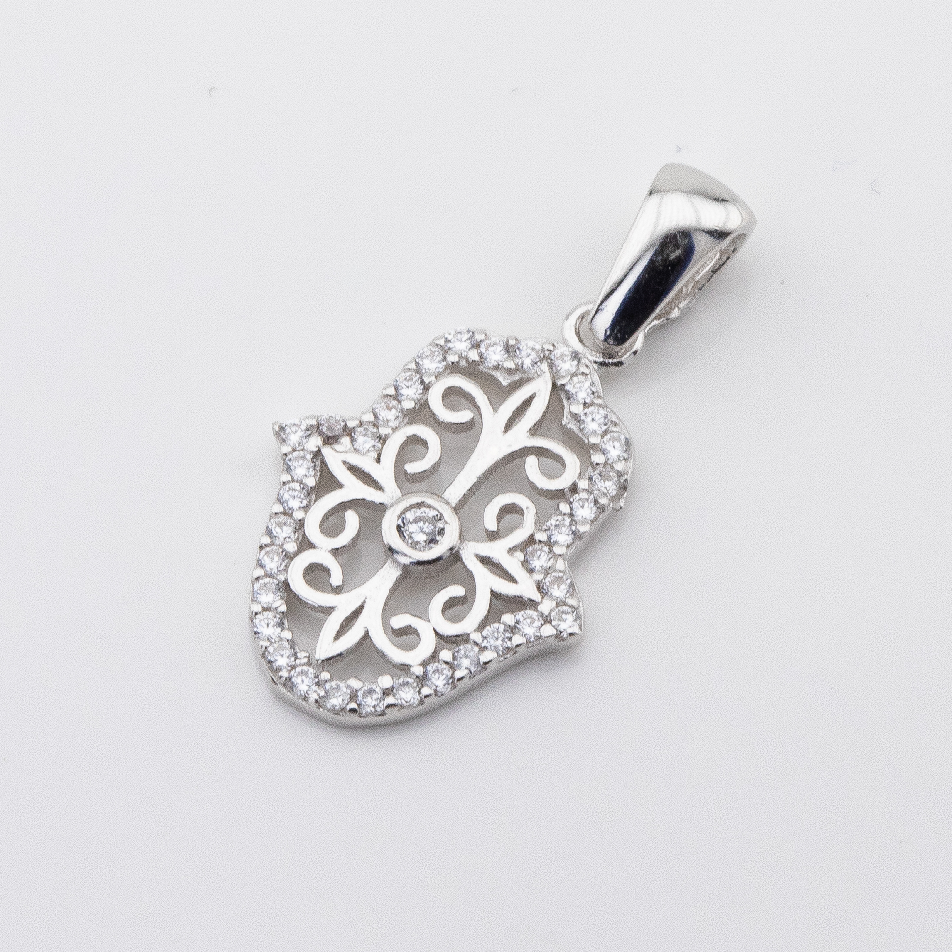 

Серебряная подвеска Хамса с фианитами P13775 Диамант