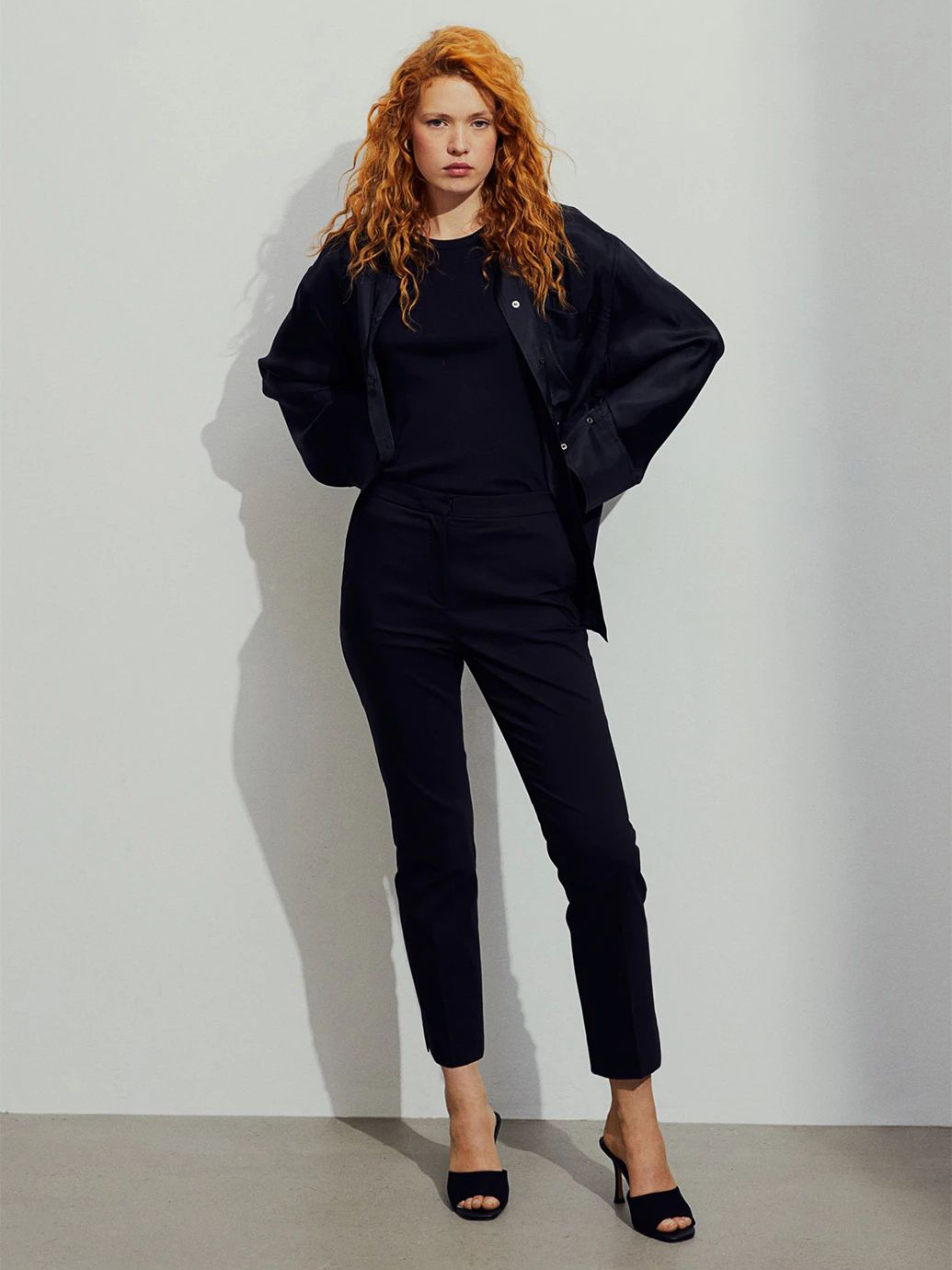 Акція на Штани жіночі H&M 060568808_black 42 Чорні від Rozetka