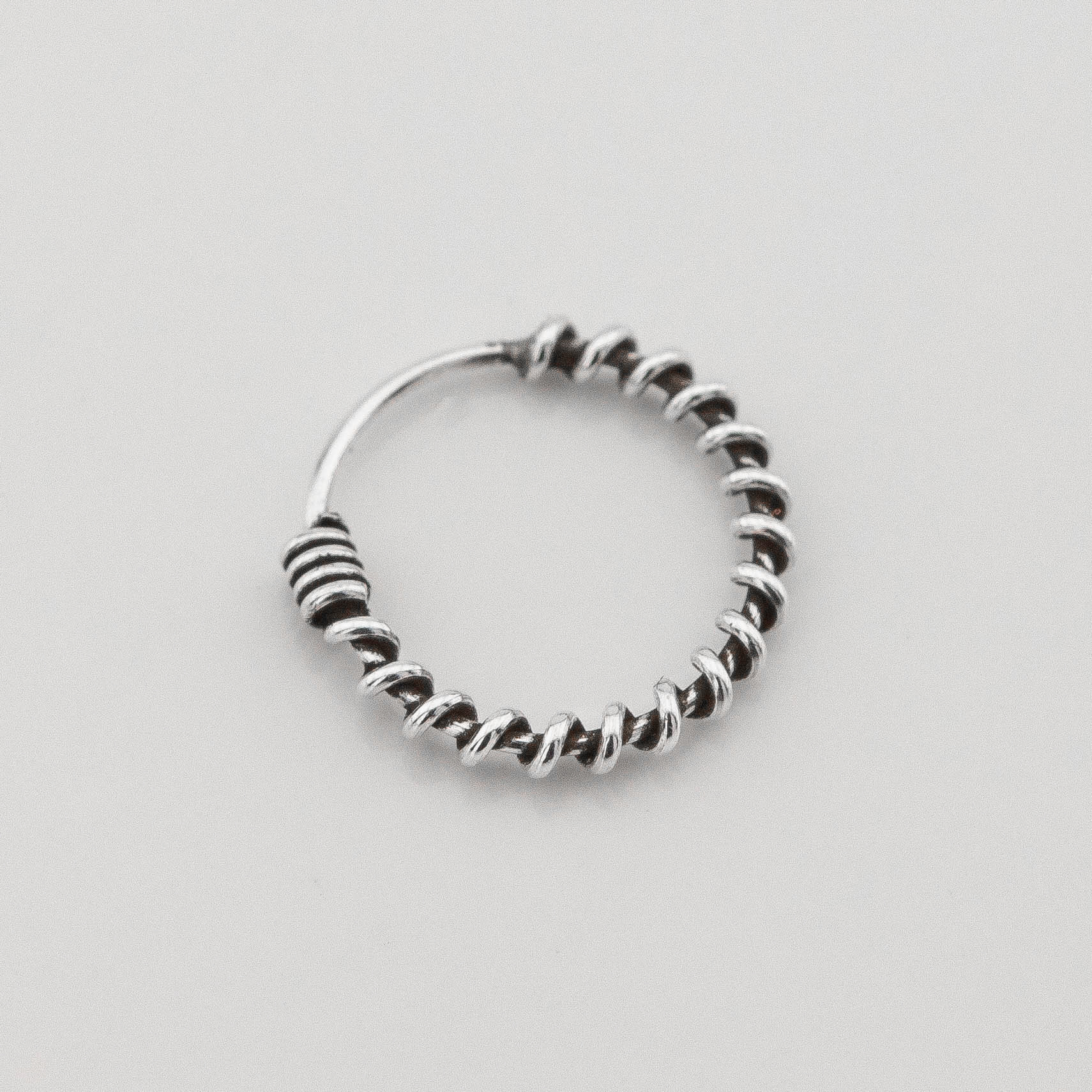 

Серебряное колечко в нос k22049 Диамант