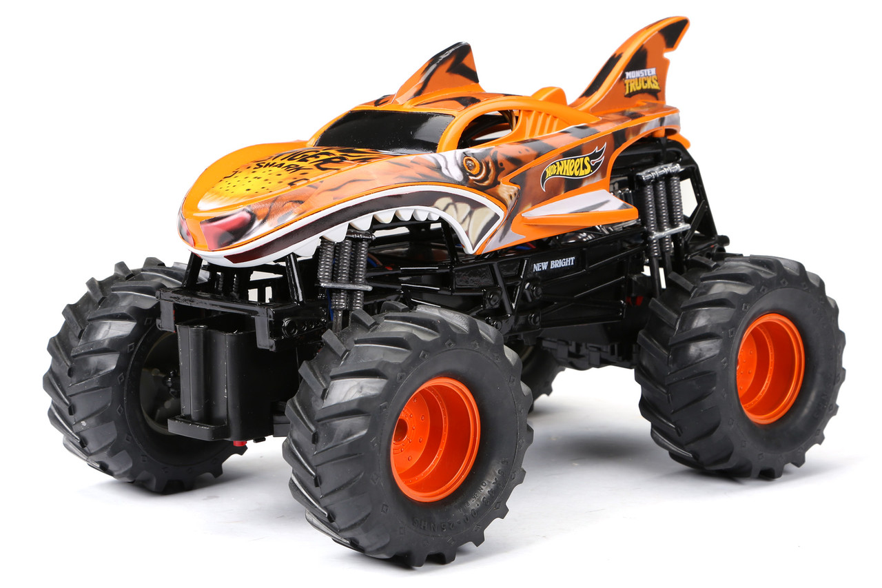 Monster Trucks Hot Wheels Roda-Livre Escala 1:64 - Tri-to Crush-me -  Apteryx Brinquedos