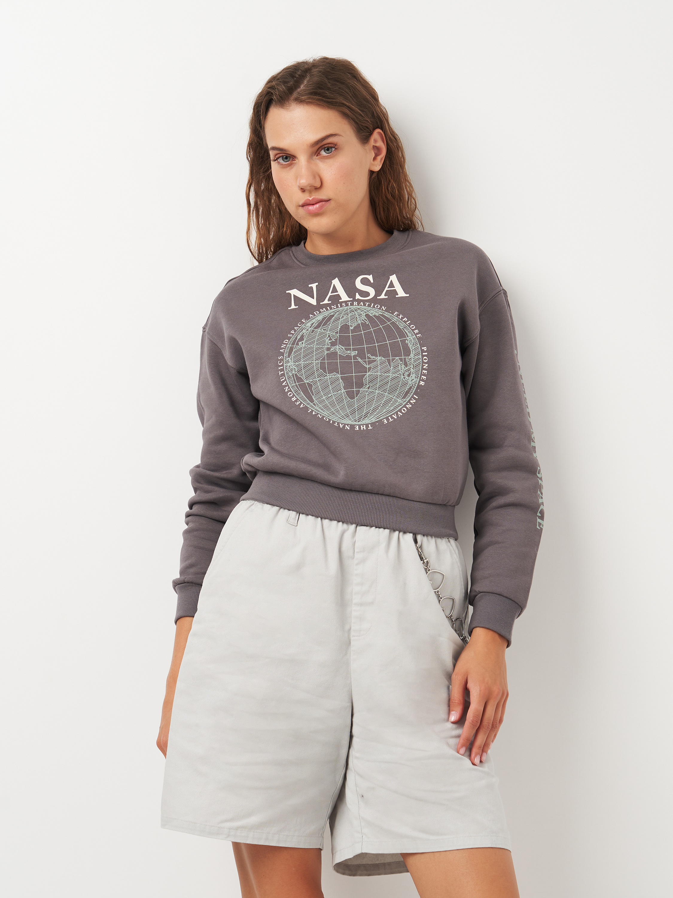 Акція на Світшот жіночий H&M 0874113_сір.NASA M Темно-сірий (KAY2000001507728_KZ2000001507728) від Rozetka