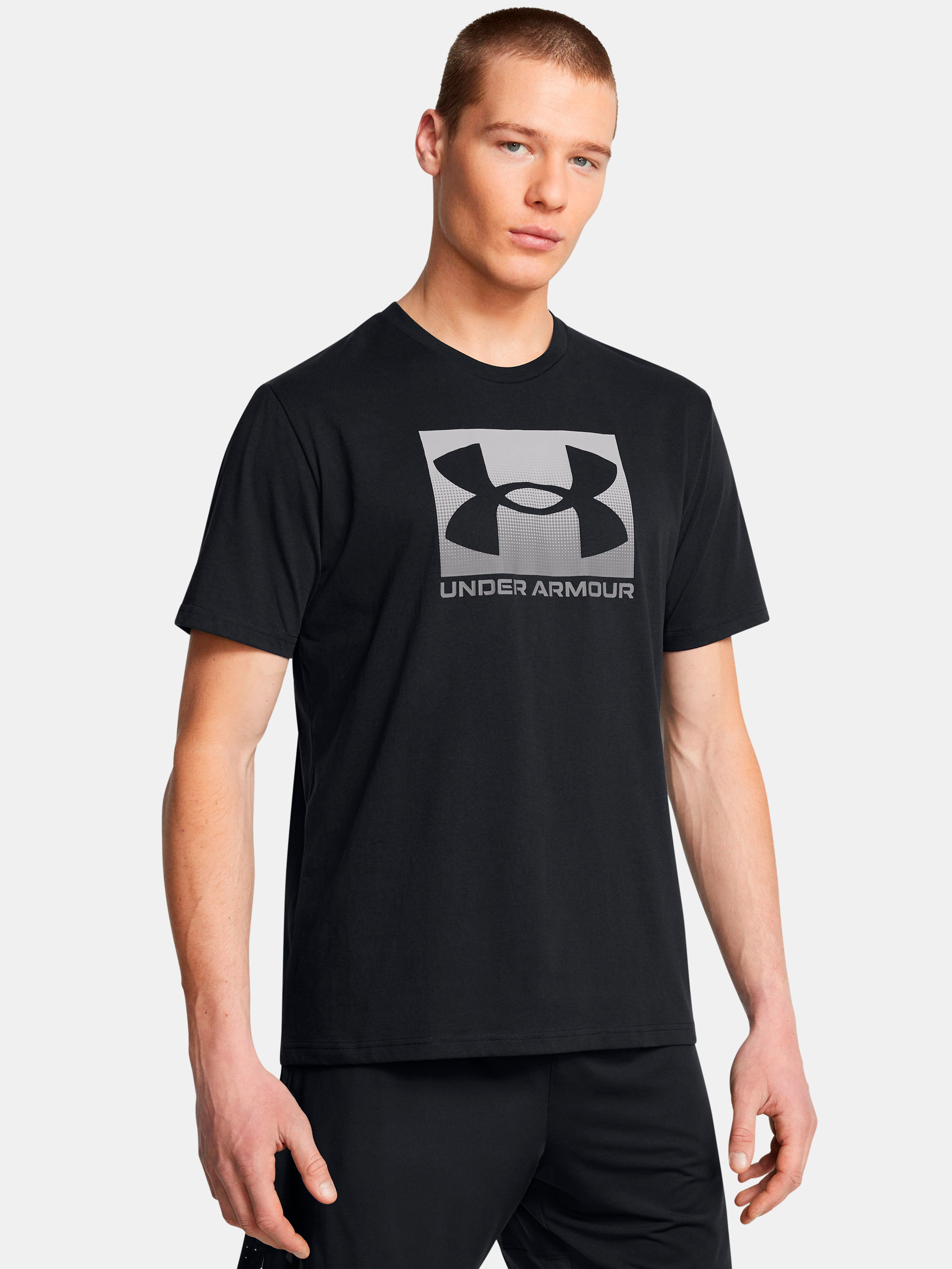 Акція на Футболка чоловіча Under Armour Ua M Boxed Sports Updated Ss 1386793-001 XL Чорна від Rozetka