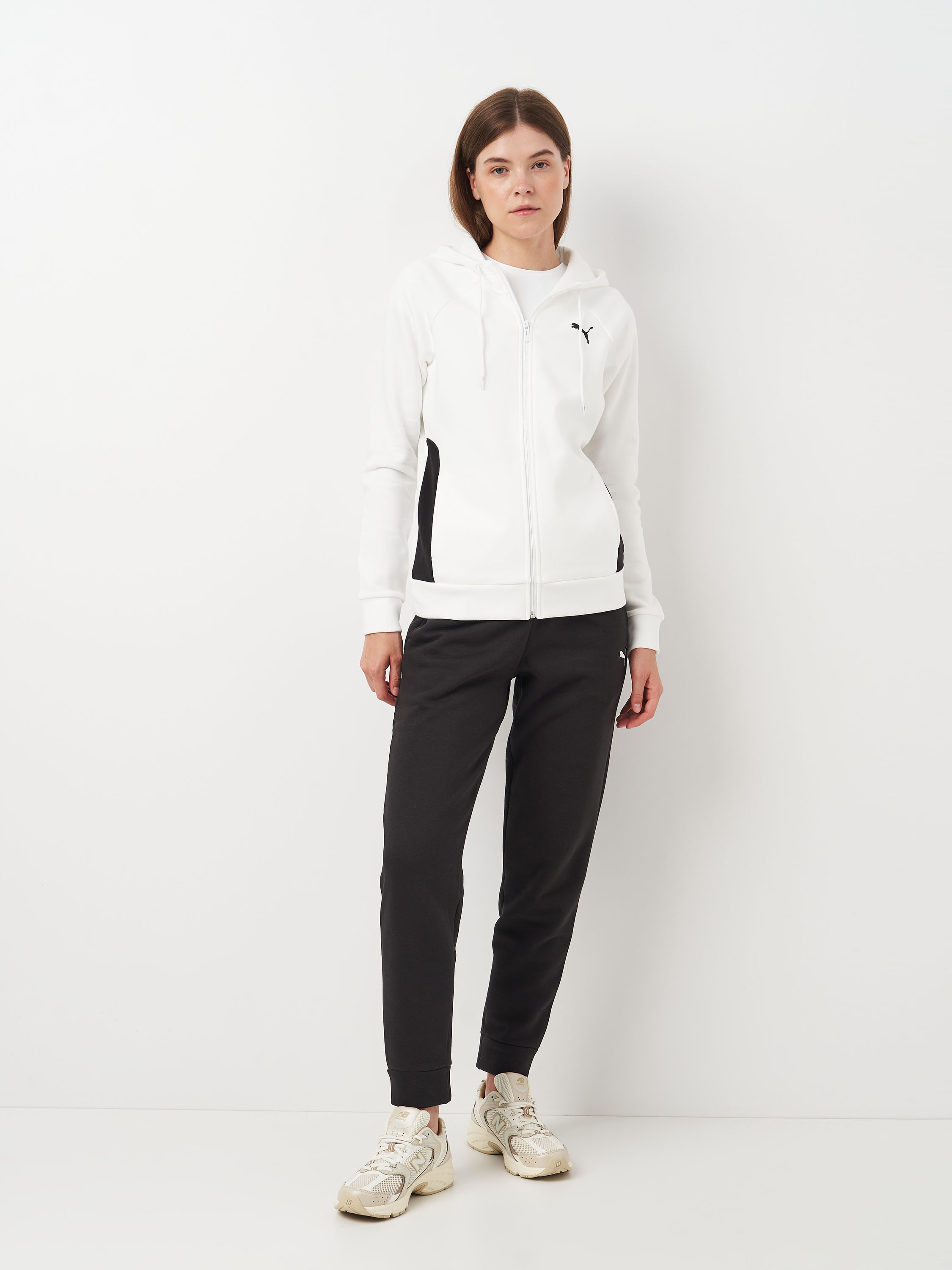 Акція на Спортивний костюм утеплений жіночий Puma Classic Hooded Tracksuit Fl 68303502 XS Біло-чорний від Rozetka